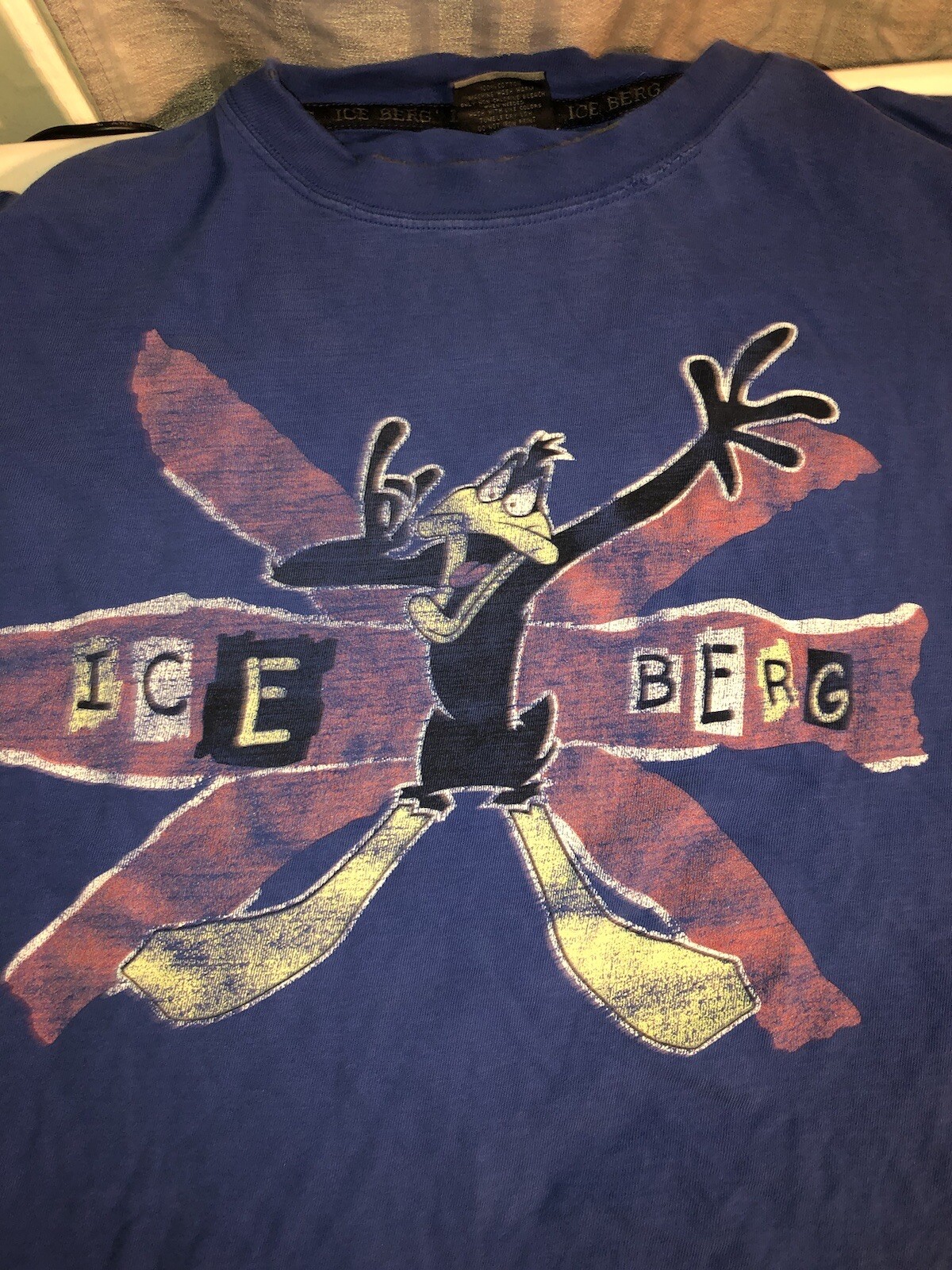 vintage Iceberg History Rare Daffy Duck Looney Tunes Tee Graphic Vtg XL Chopped gallery