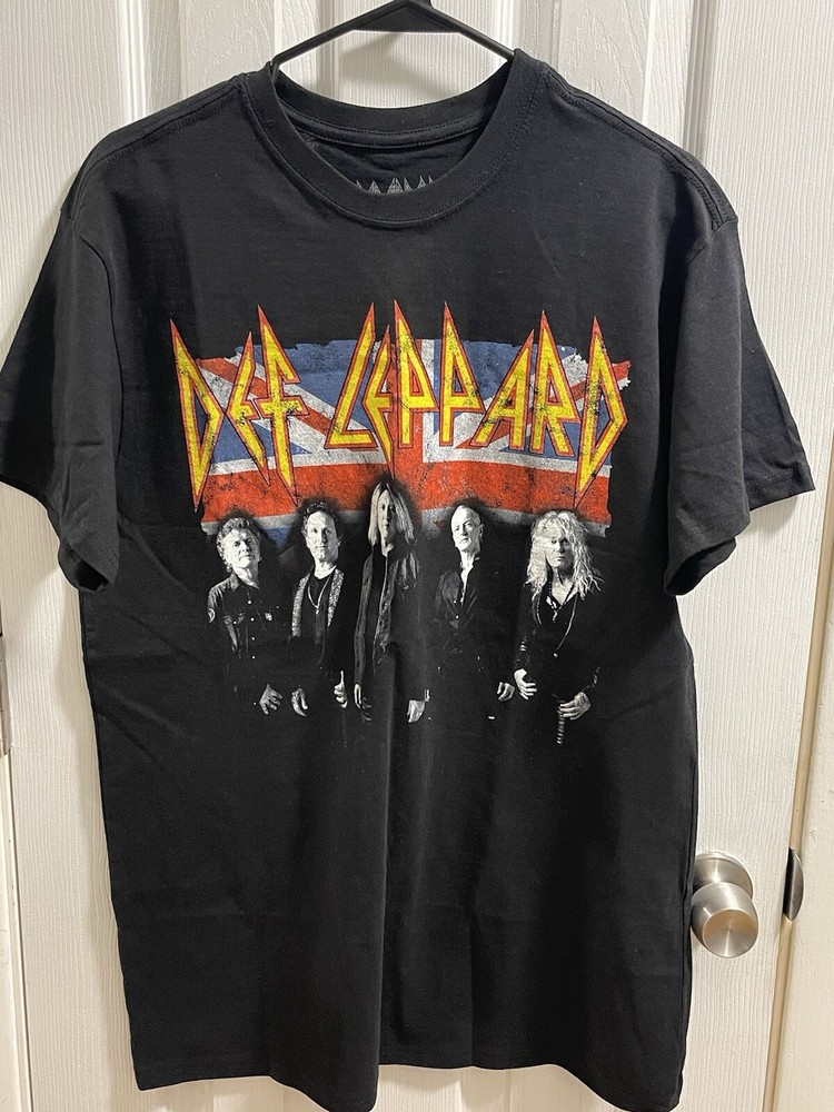 Def Leppard Men’s Lineup Black with Grinding T-Shirt Size X-Large