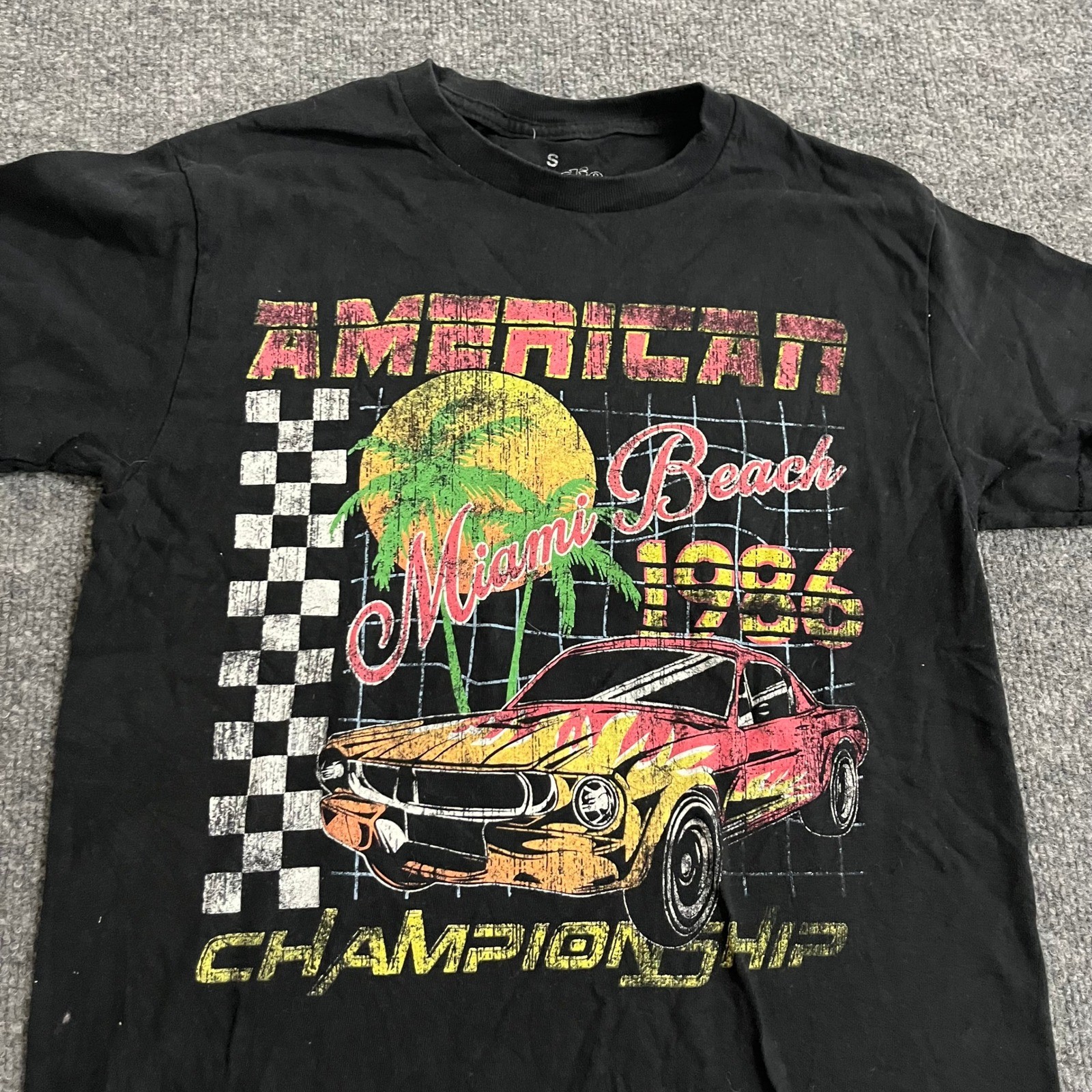 Goodie Two Sleeves T-Shirt Mens Size S Black Miami Beach 1986 Car Graphic Retro gallery