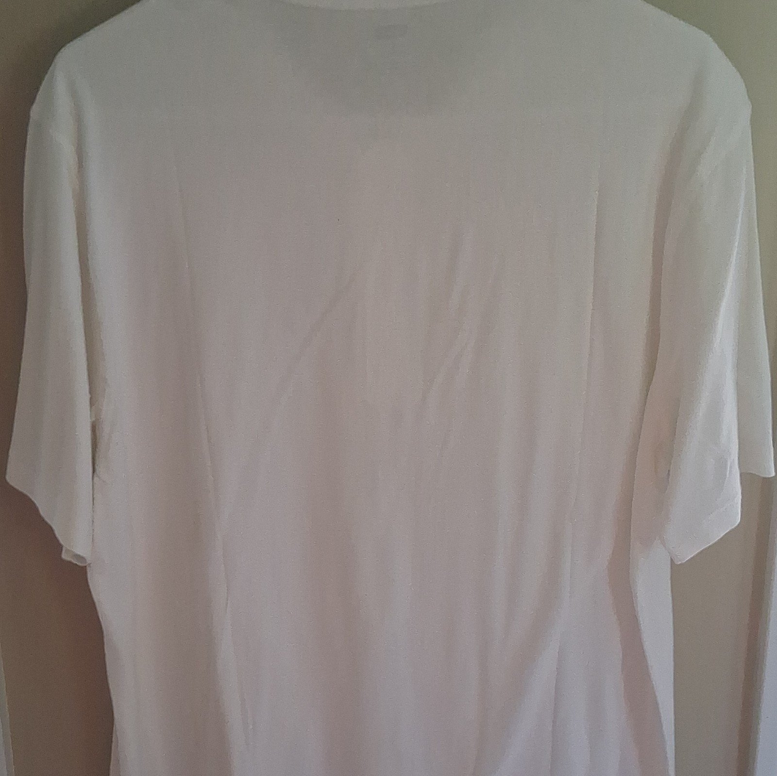 NEVER WORN Levi's Men's White Henley T-Shirt Short Sleeve Relaxed Fit Cotton M gallery