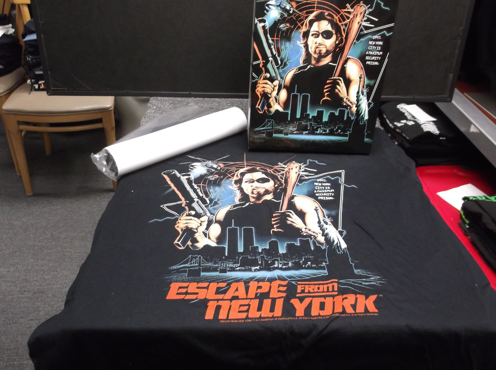Escape From New York- Fright Rags 2013 Limited Edition Box Set- XL Shirt+ Swag