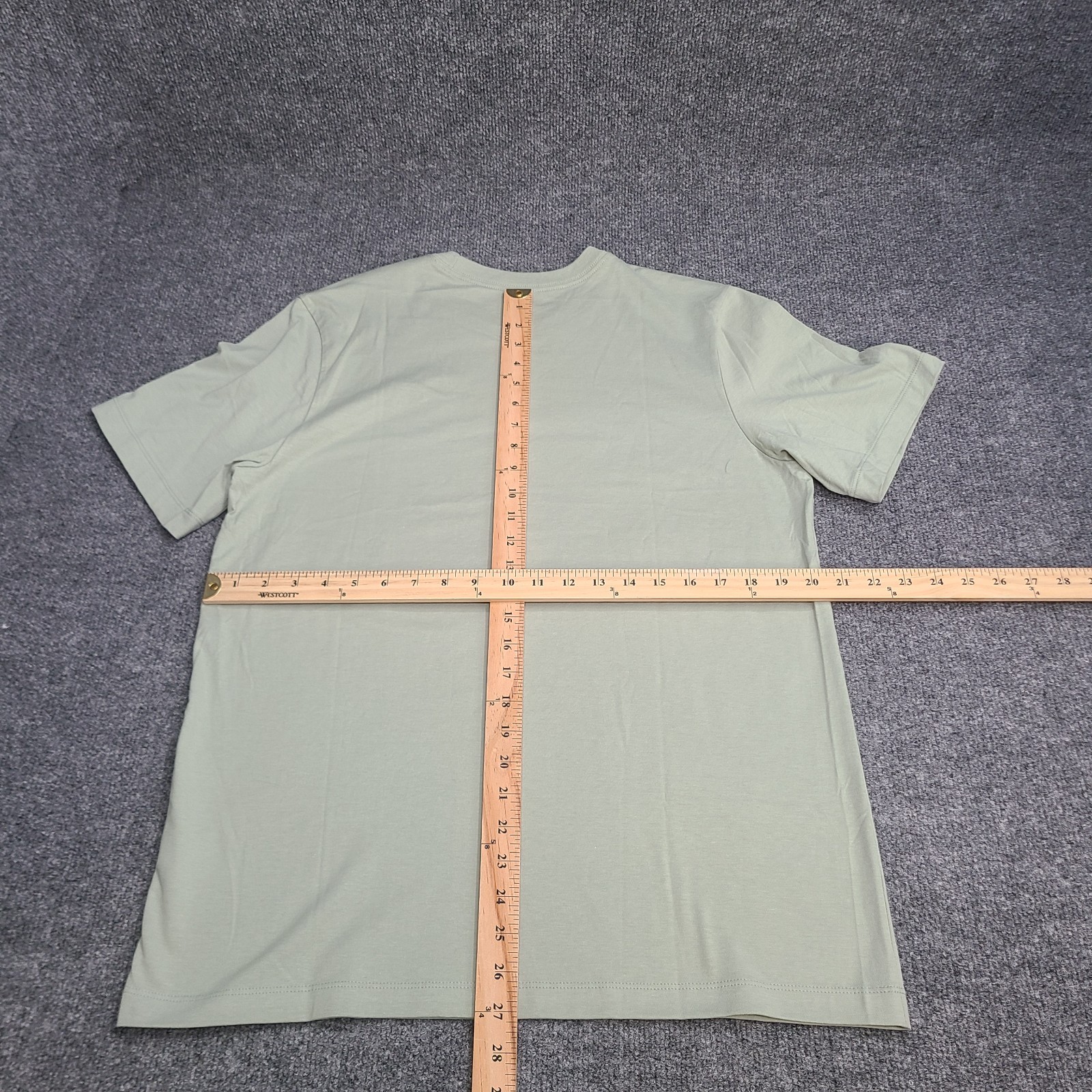 Nike Shirt Mens Medium Pistachio Green White Embroidered Swoosh Sportswear Tee gallery