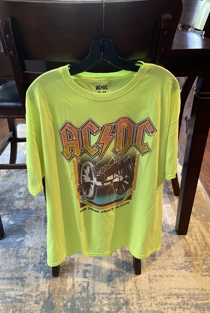 Size XL – AC/DC ‘For Those About To Rock’ Tee 100% Cotton Made In El Salvador