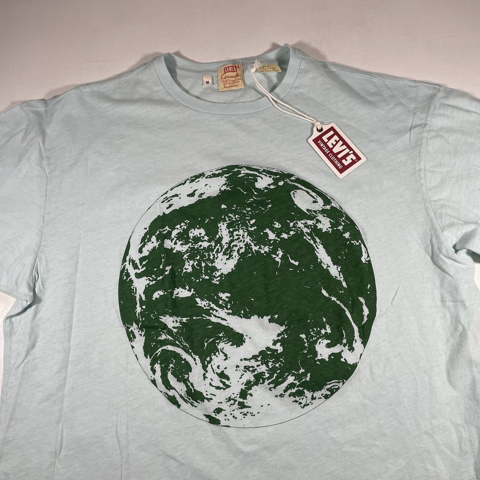 Levis Casuals Vintage Clothing Earth Day T Shirt M Graphic Print NWT 2021 Blue gallery