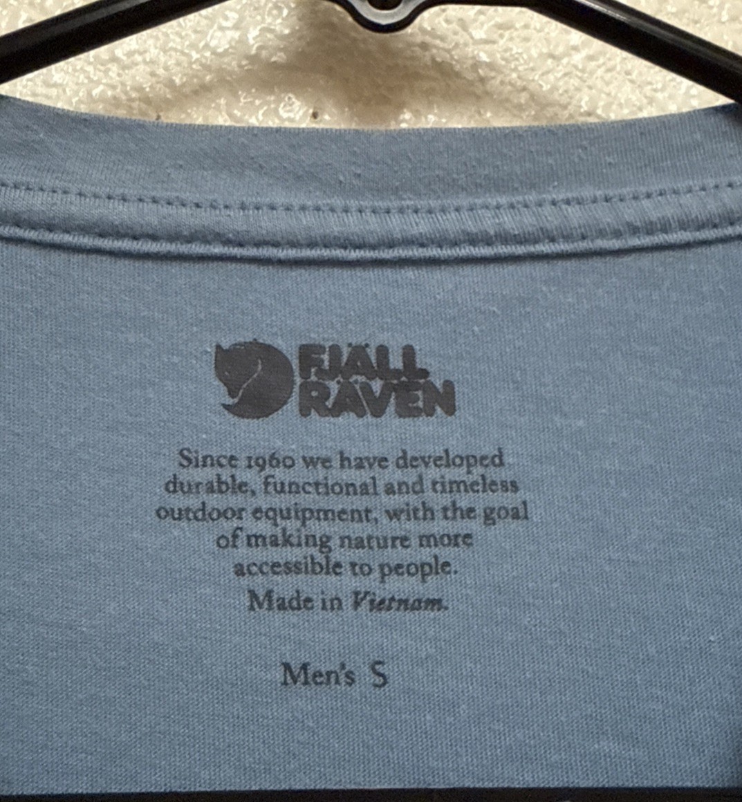 Fjallraven Men’s Blue Fox Short Sleeve Tshirt Sz S gallery