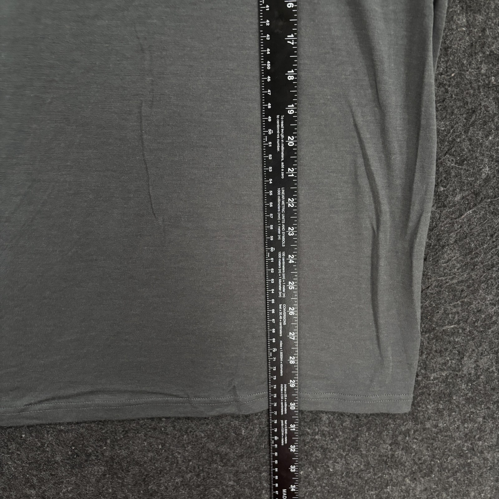 Unbound Merino Shirt Men's Large Gray V-Neck 100% Merino Wool Lightweight gallery