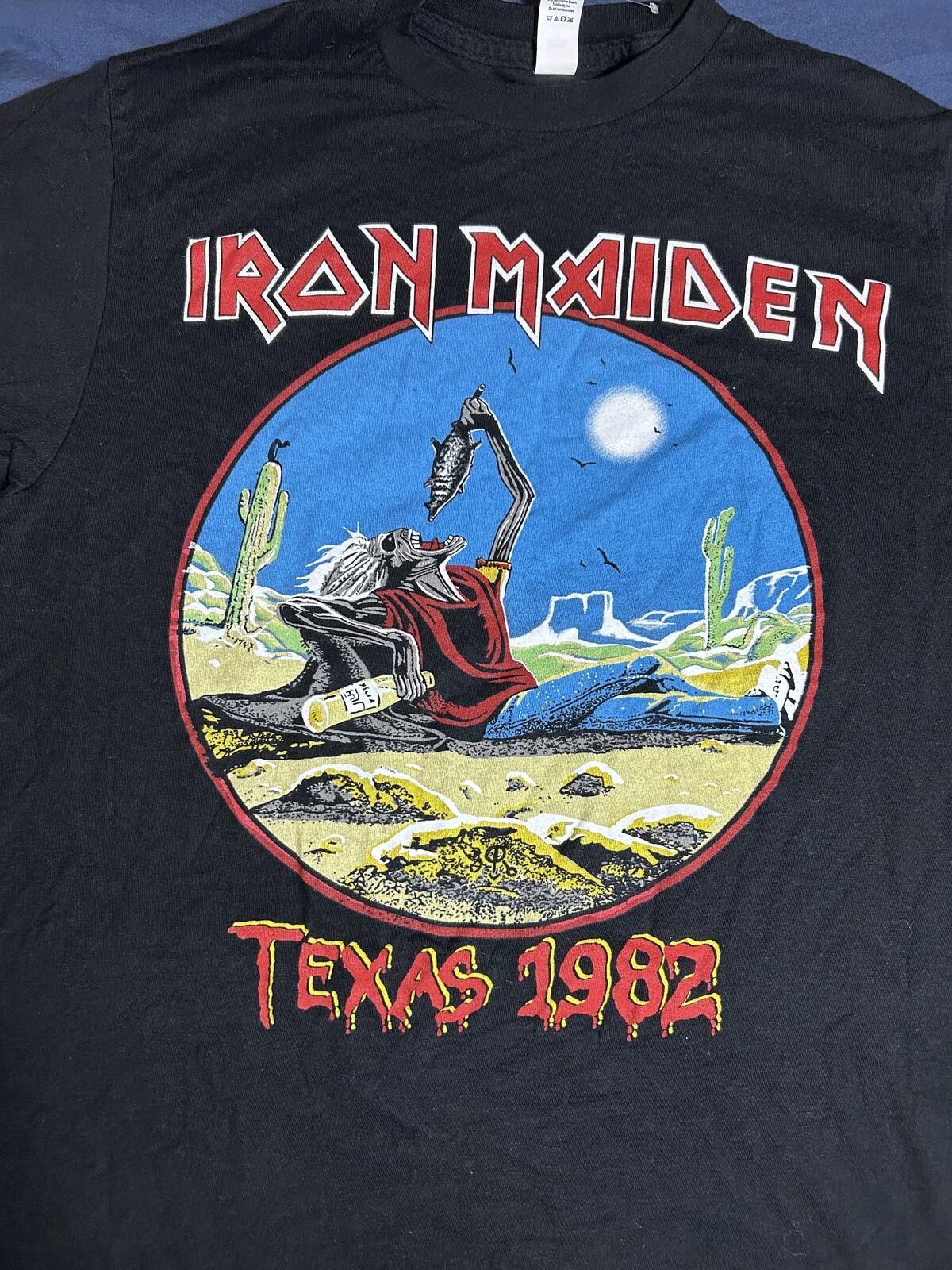 Iron Maiden Texas 1982 / The Beast Tames Texas Black Band T-Shirt Size M gallery