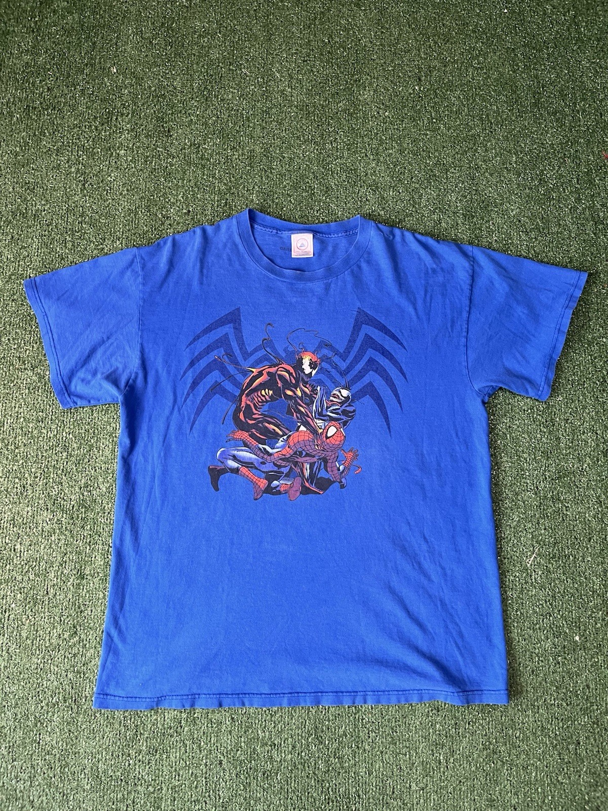Rare vintage Spiderman vs carnage blue marvel tshirt size L great condition gallery