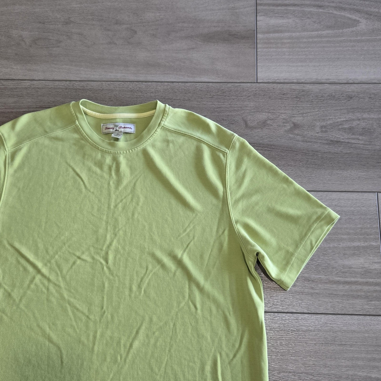 Tommy Bahama Shirt Mens Medium Green Solid Short Sleeve Crewneck Tee Tencel gallery