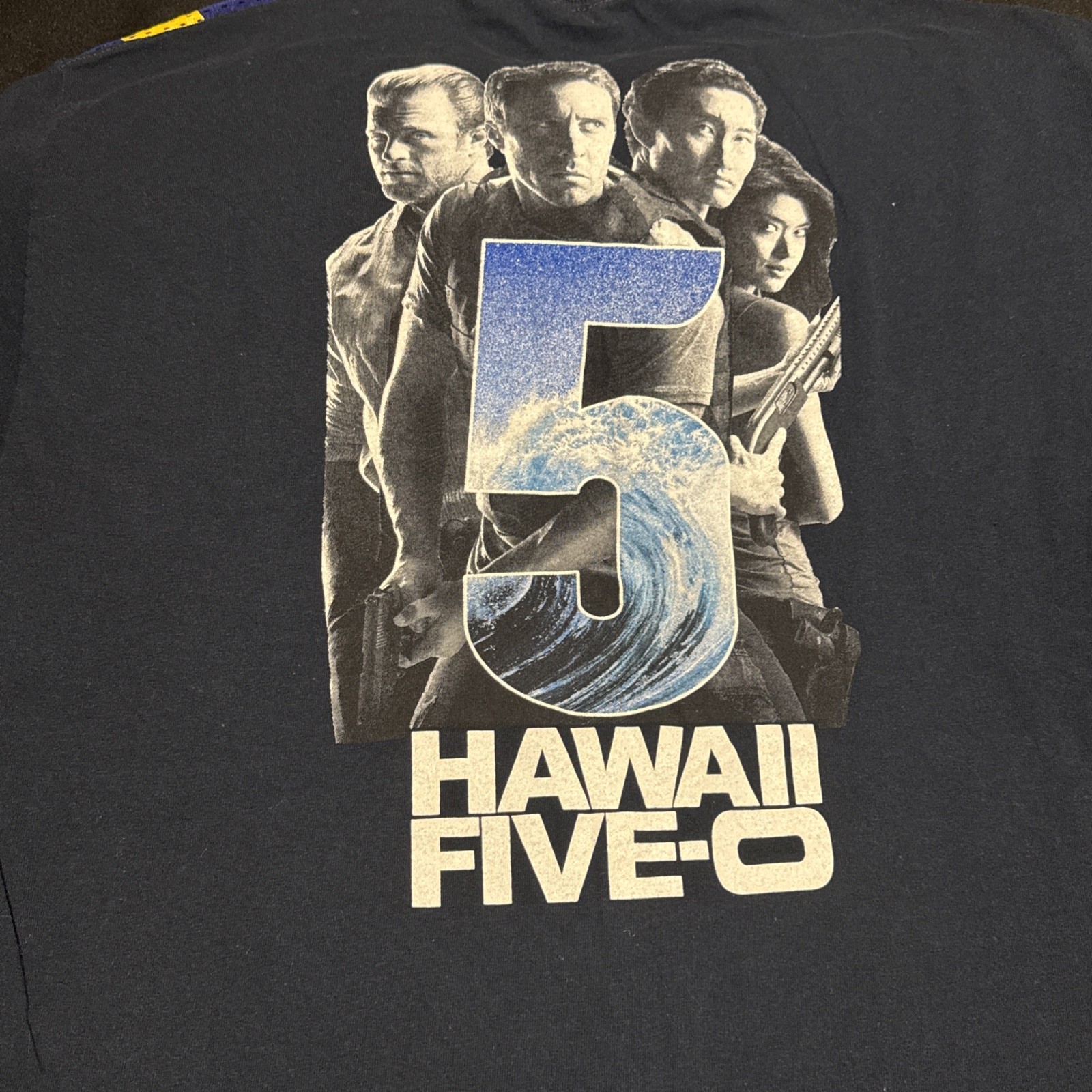 Hawaii Five O Men's Large T-Shirt Season 5 Television Show gallery