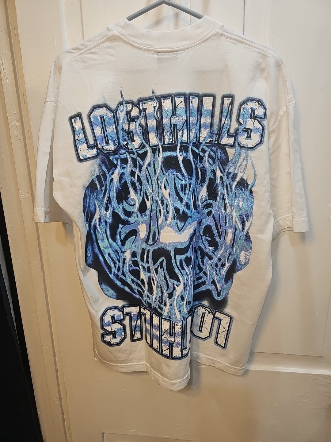 LOST HILLS LOGO FRONT AND MIRROR STYLE LOGO BACK WHITE MEN'S LG (OS) FIRE 🔥 🔥 gallery