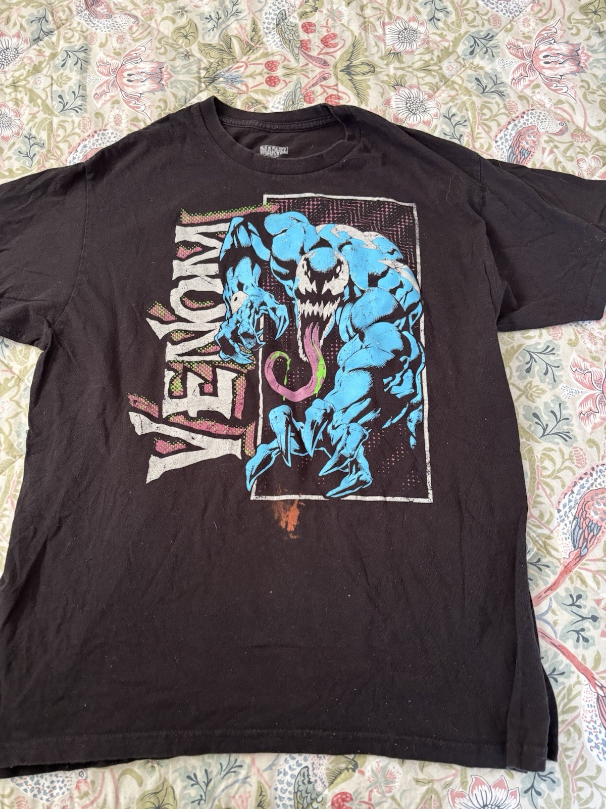 Marvel Tee Shirts. 2 Size M. 3 Size L All with Stain On Them See Photos gallery