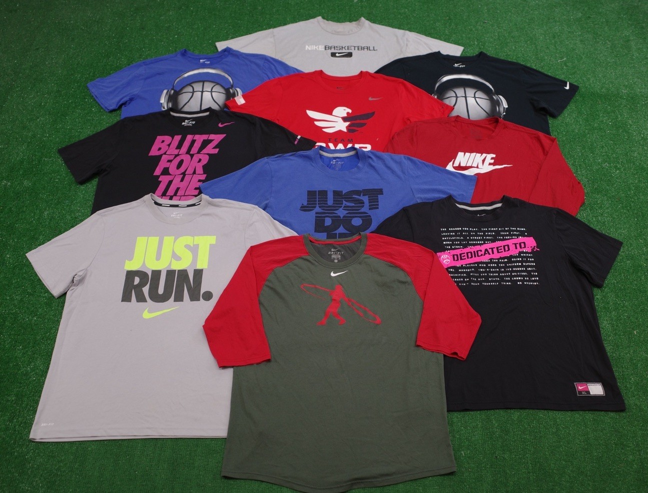 Lot of 10 Nike Dri Fit Men's Size XL Graphic T-Shirt gallery