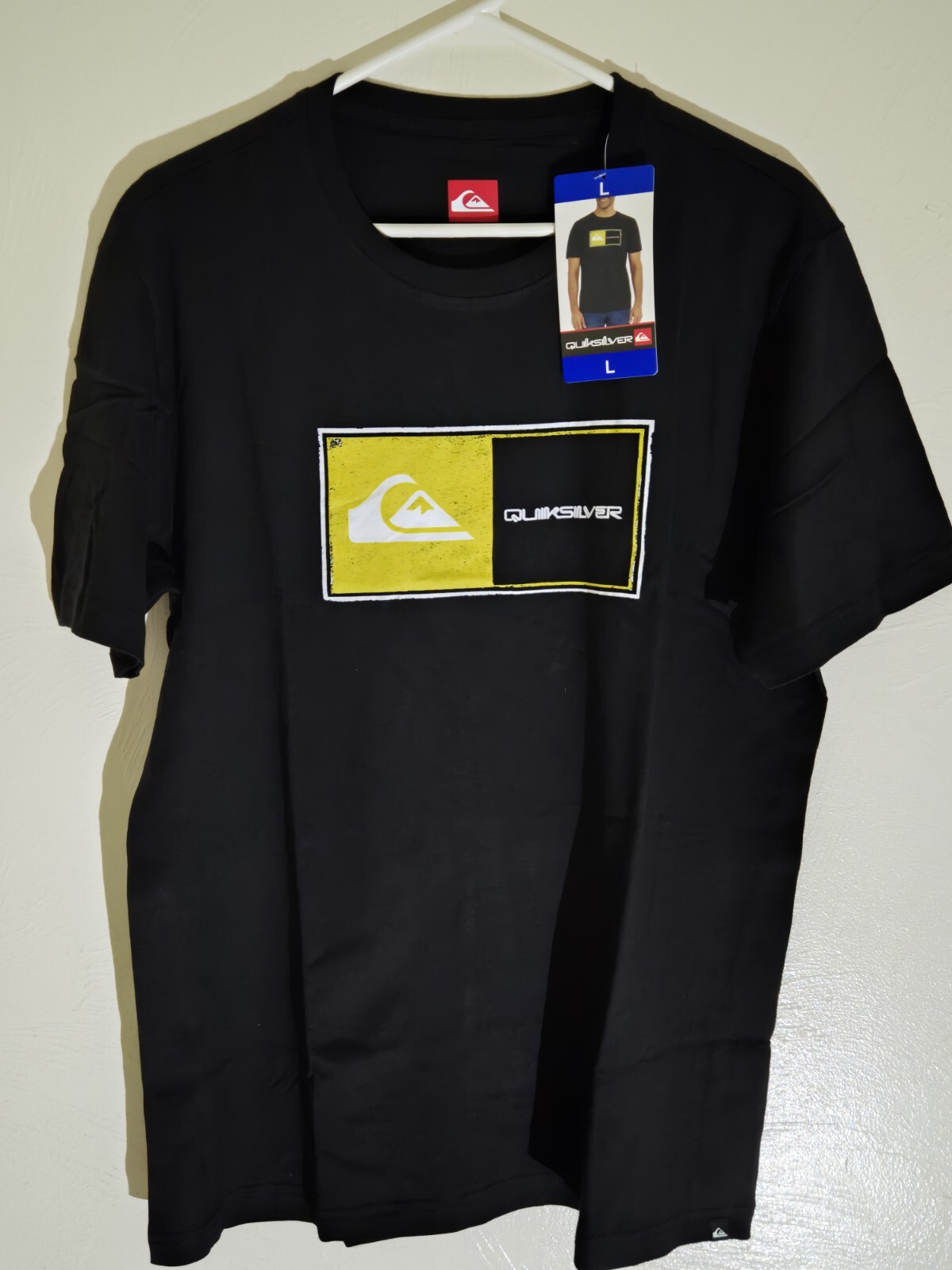 New With Tags Black Size L Quiksilver T-shirt  Graphic, Skate Surf