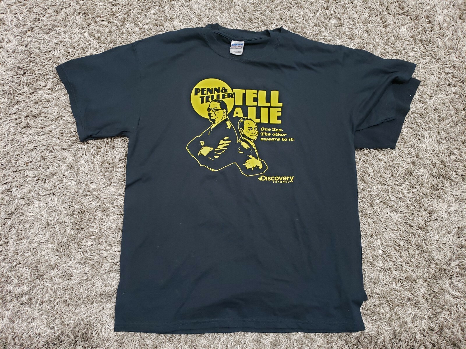 Lot of 2 Discovery Channel - Penn & Teller Tell A Lie - Black T Shirt Sz Large gallery