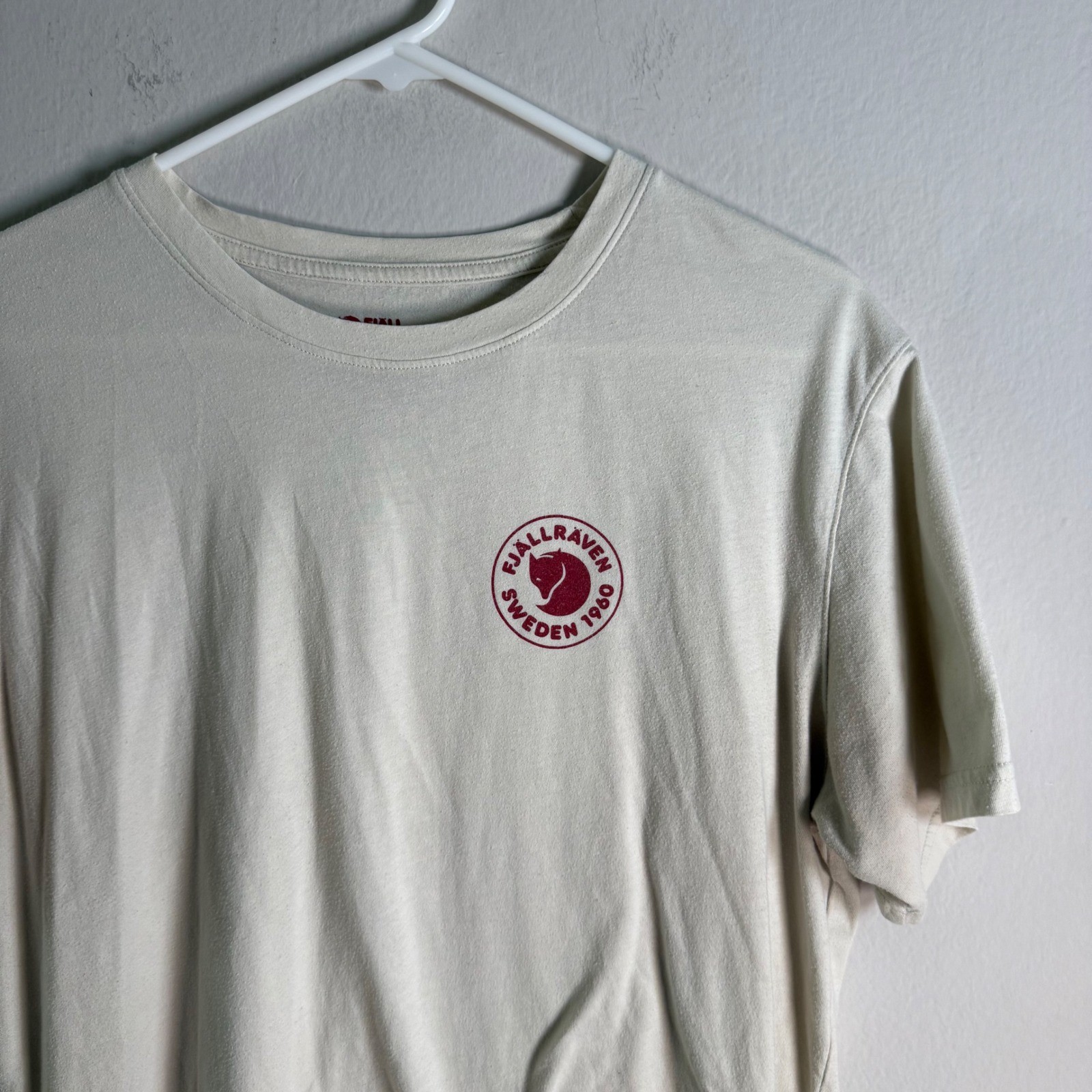 Fjallraven Mens 1960 Logo Graphic T-Shirt Cream Beige Short Sleeve Size L gallery