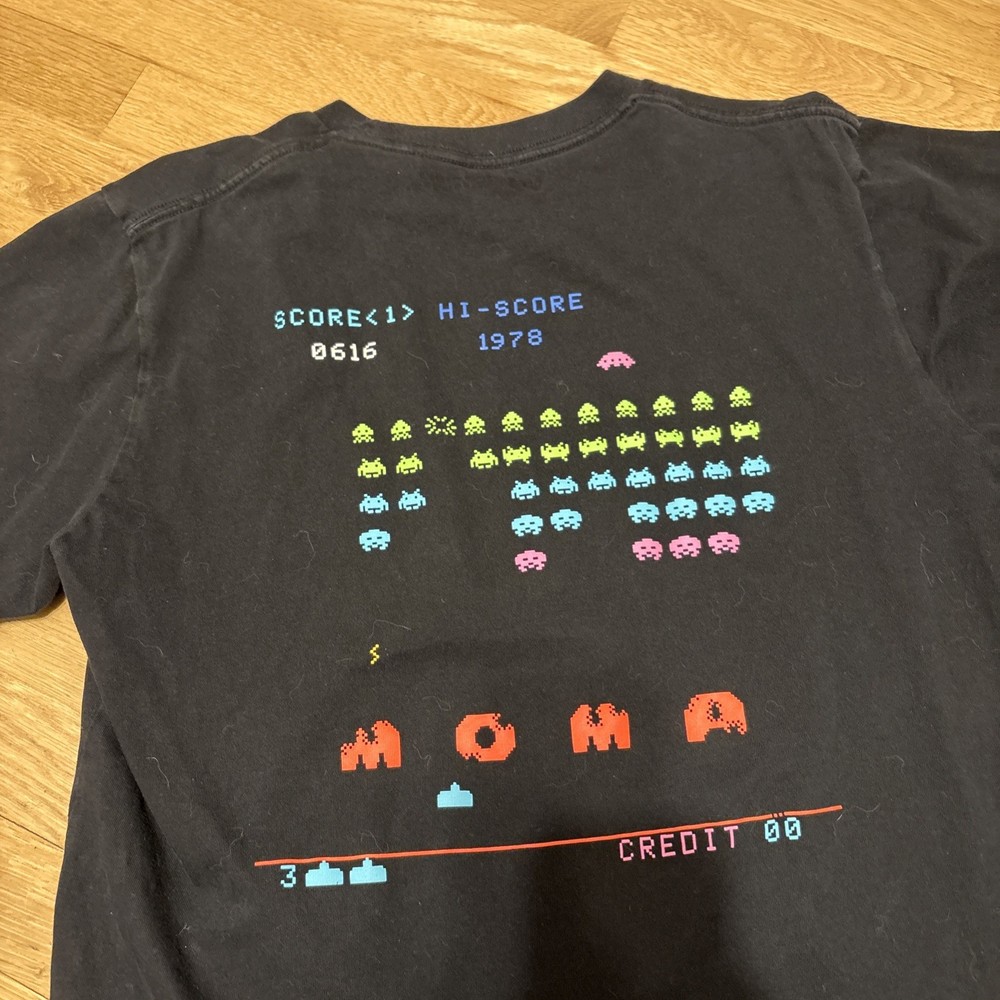 UNIQLO SPACE INVADERS MoMA VIDEO GAMES MEDIUM T SHIRT SOLD OUT Graphic Logo