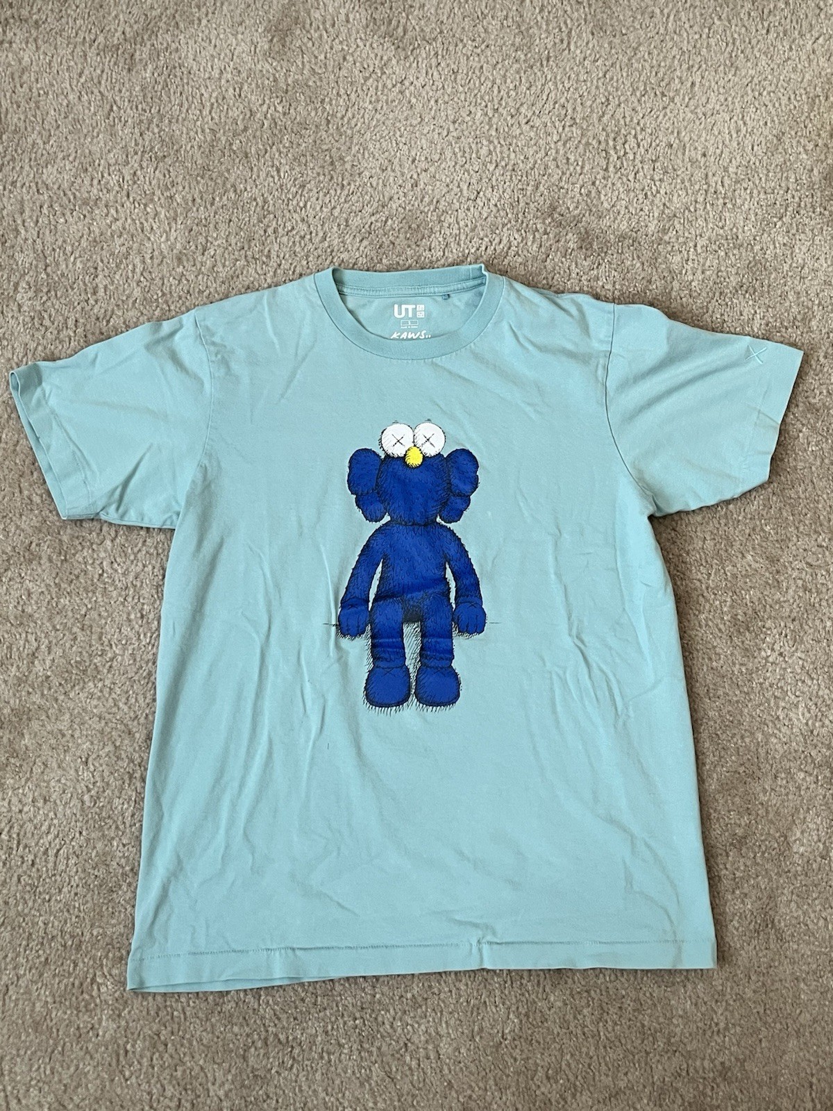 Uniqlo KAWS Light Blue Cotton Graphic Logo Crew Neck Men’s T-Shirt Size Small
