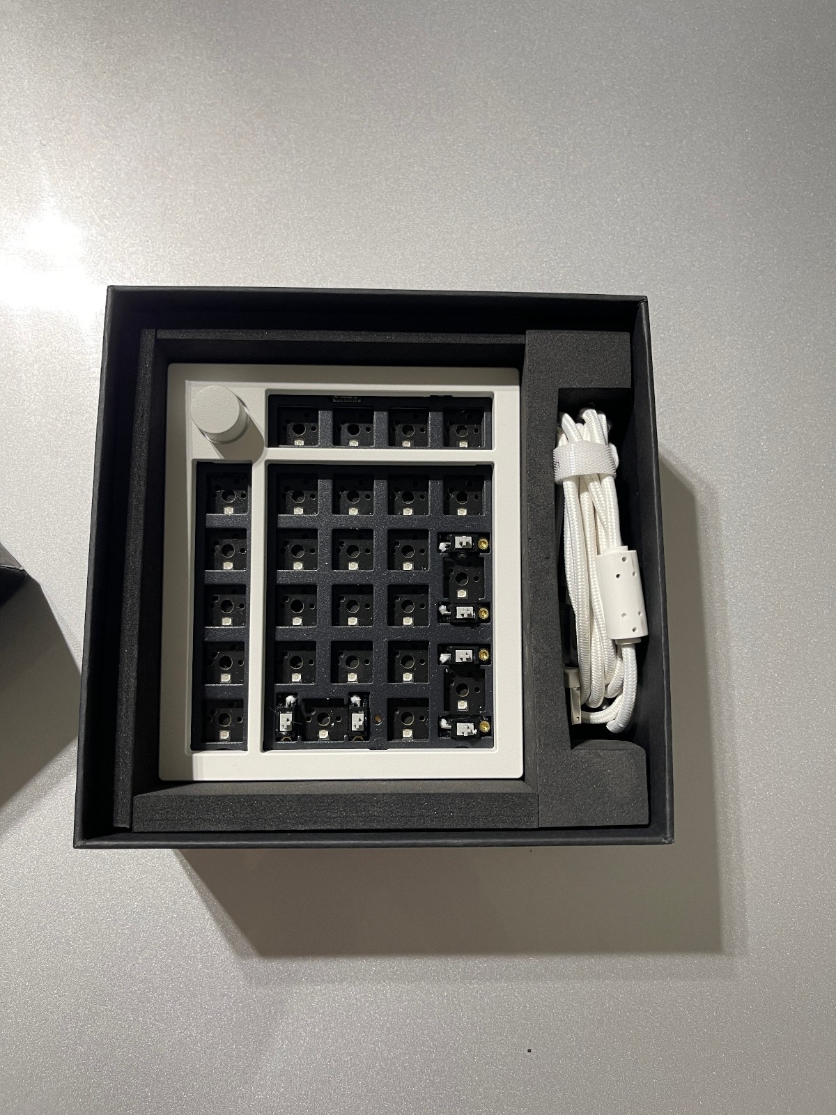 Keychron Q0 Max QMK Number Pad with Knob / White / Barebones