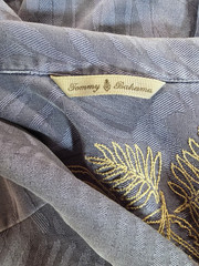 Tommy Bahama 100% Silk Copyrighted Print Leaf Hawaiian Size XL