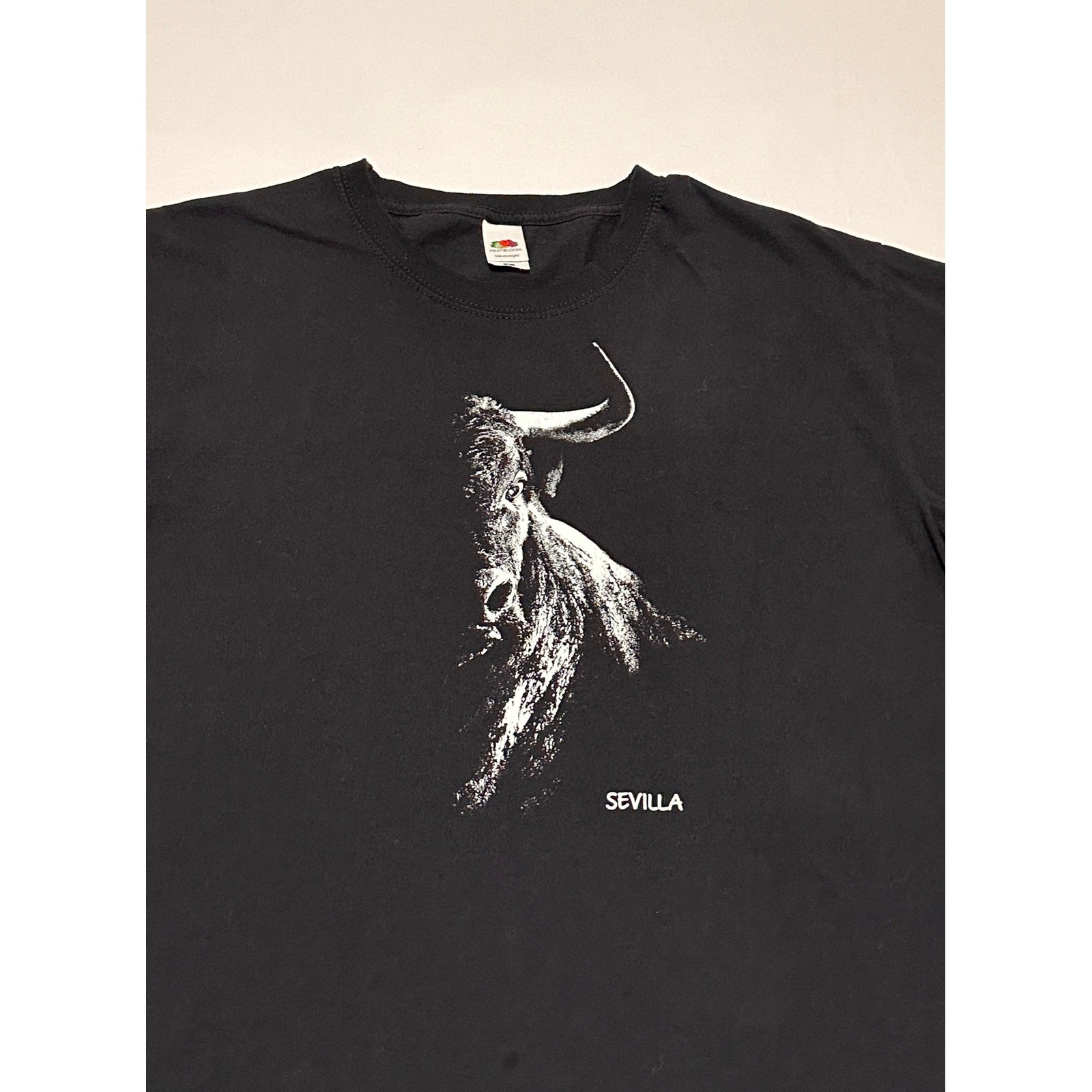 Fruit of the Loom Sevilla Bull Graphic T-Shirt Black Mens Large Cotton Tee gallery