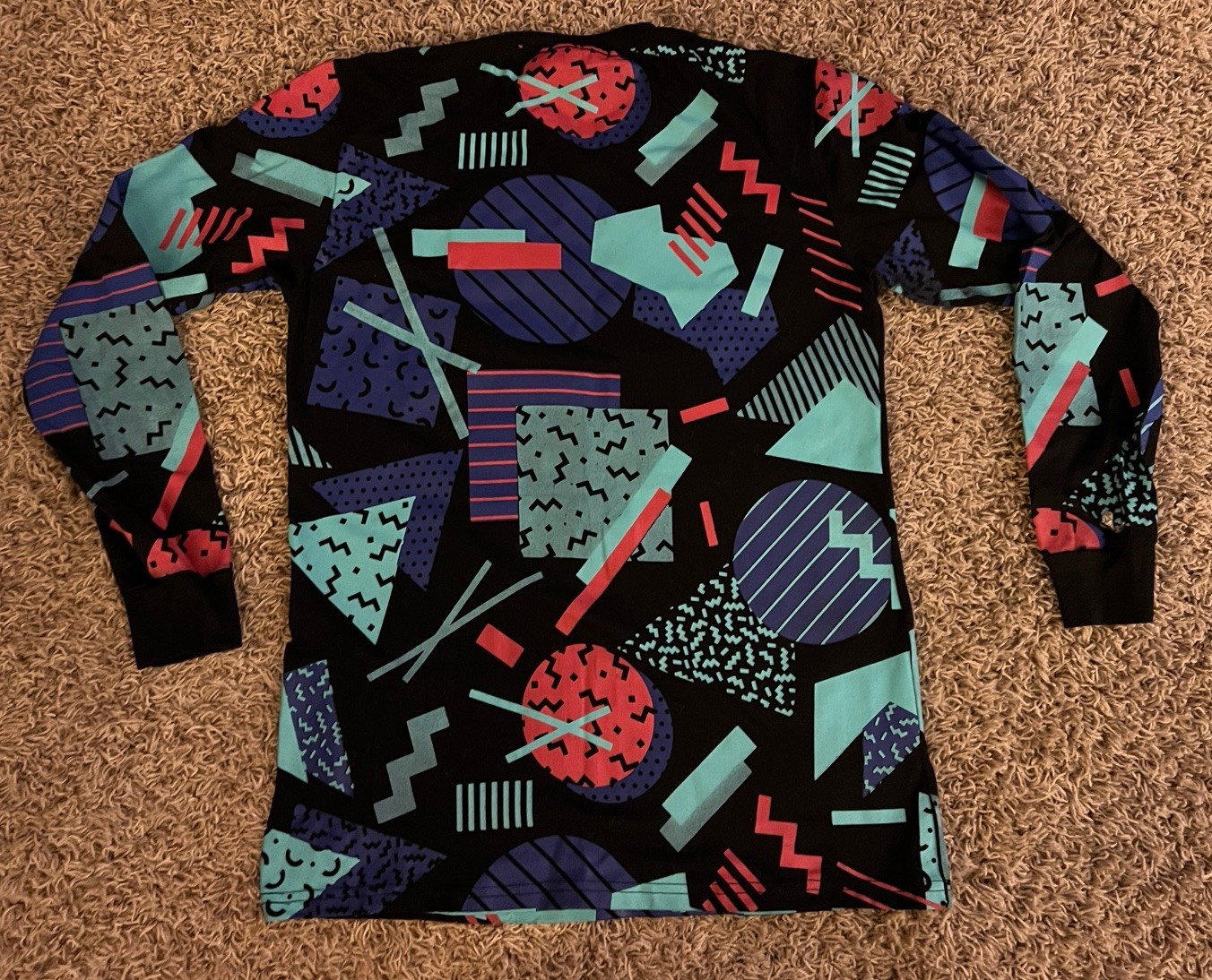 Launder Vibes Geometric Graphic M Long Sleeve Shirt Black Purple Pink gallery