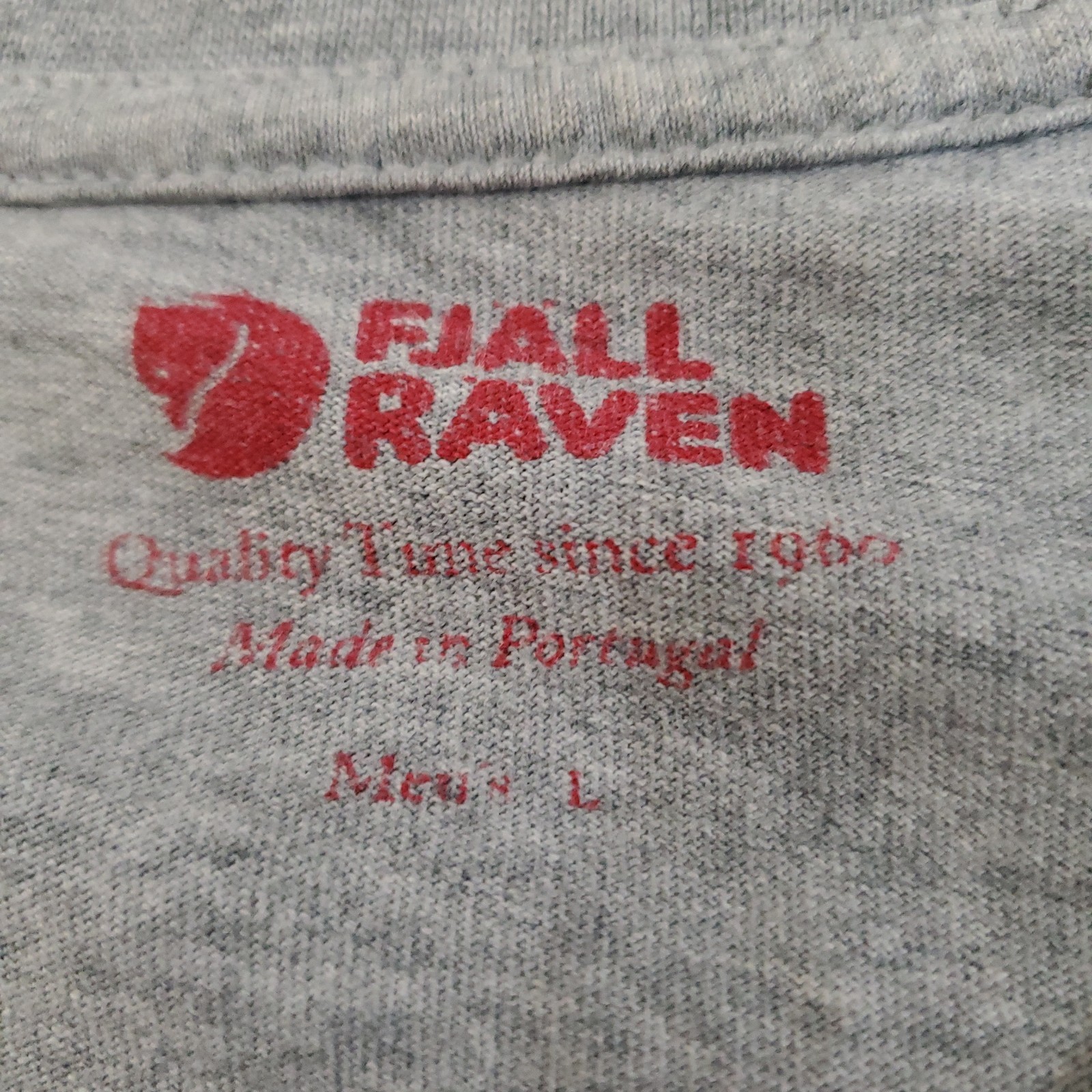 Fjallraven Size Large Gray Forever Nature Logo Short Sleeve Crew Neck T-Shirt gallery