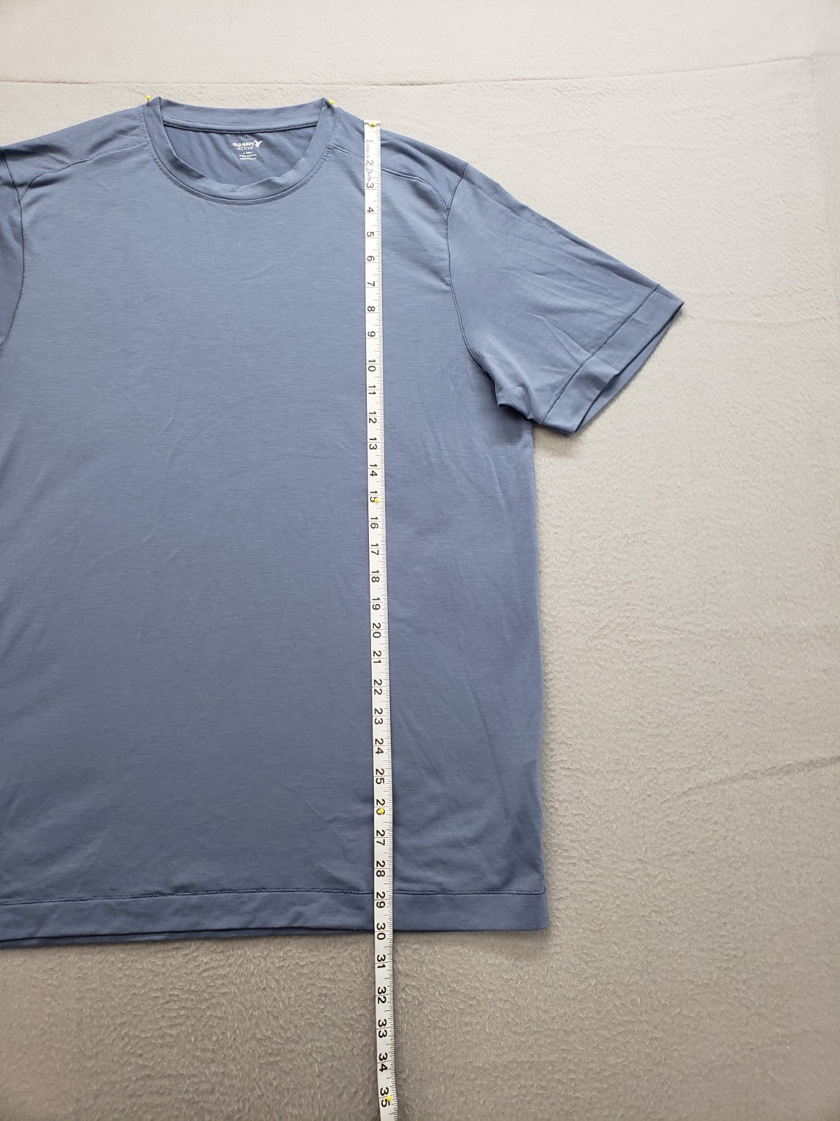 Old Navy Active Men Shirt L Light Blue Crew Neck Flat Front Pullover Casual Tee gallery