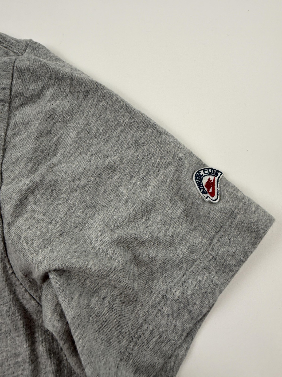 Nike Shirt Mens Medium Heather Gray Graphic Sports Logo Tee Swoosh Athletic Club gallery