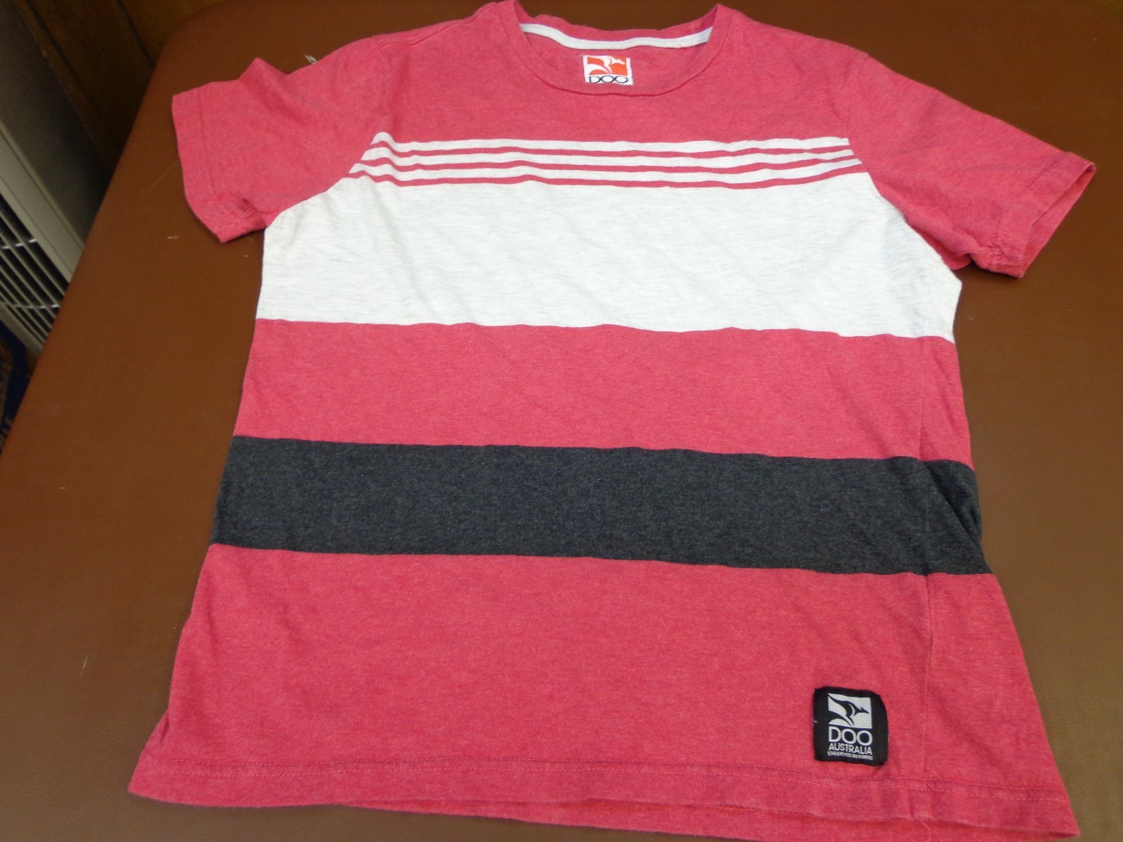 Doo Australia Striped  Shirt youth  Large    G0