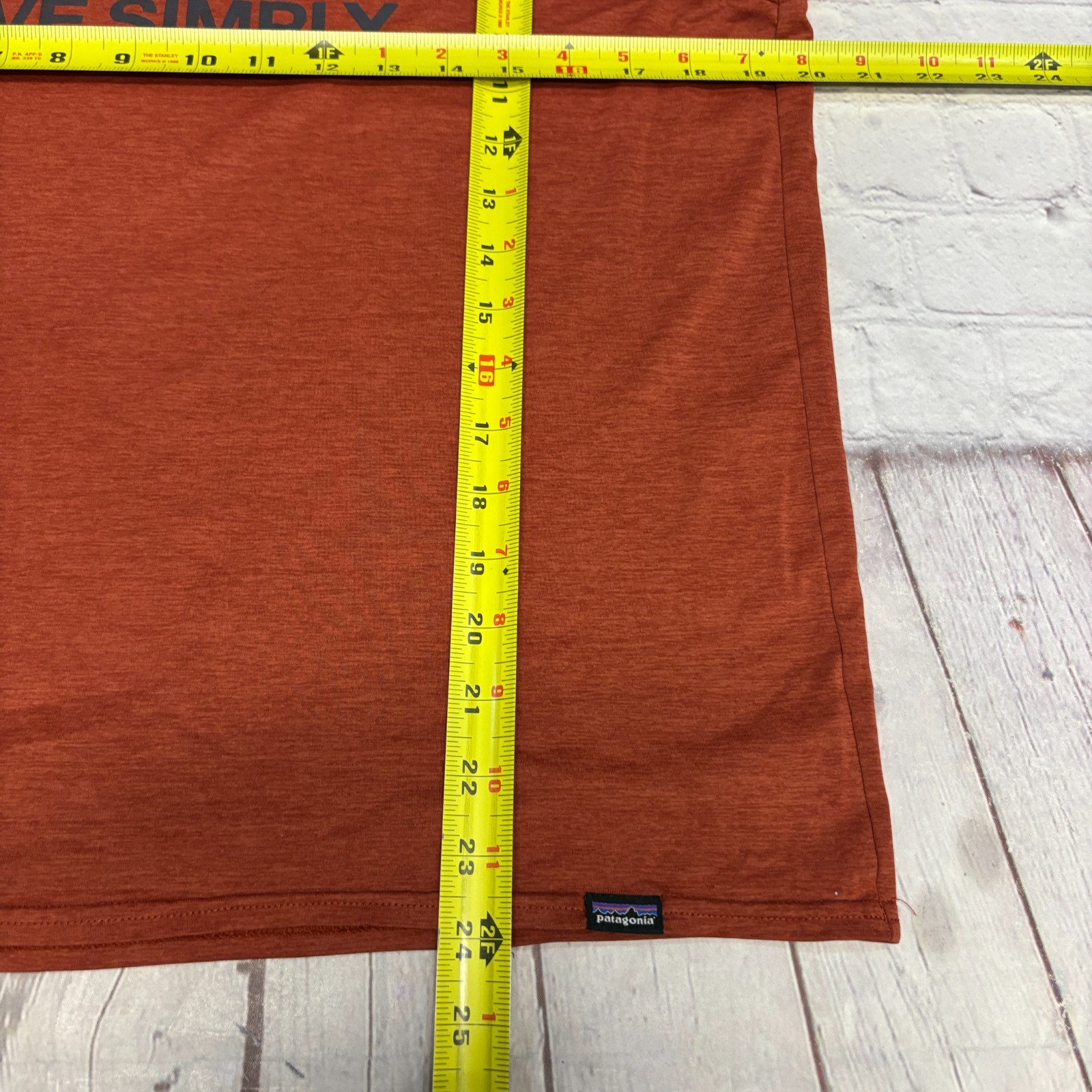 Patagonia Capilene Cool Daily T-Shirt Tee Top Men Medium Live Simply D073 -27 gallery