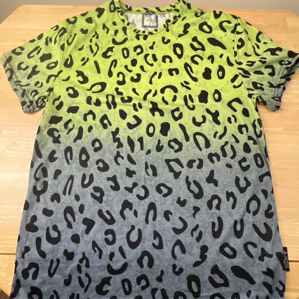 CR24 Animal Pattern Gradient UNISEXt shirt Size M