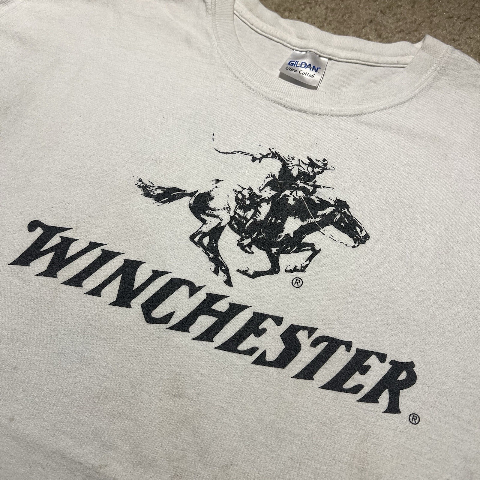 Winchester Logo Tee Mens XL White Distressed Hunting Graphic Shirt gallery