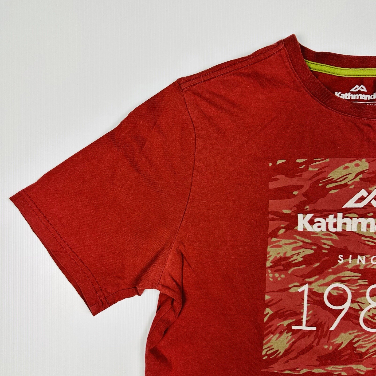 Kathmandu Men's T-Shirt Size M Red Outdoors Hiking Casual Menswear Polygiene gallery