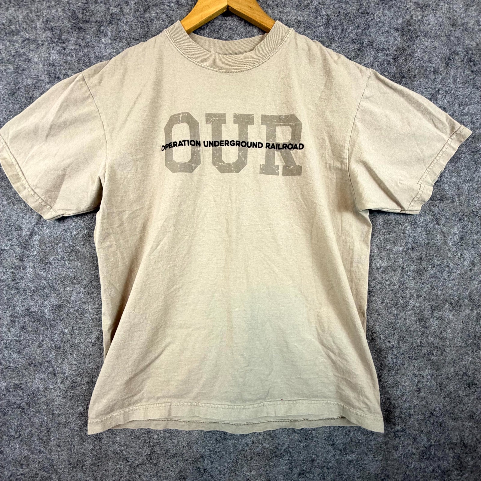 Shakawear T-Shirt Mens Medium Beige Operation Underground Railroad Streetwear