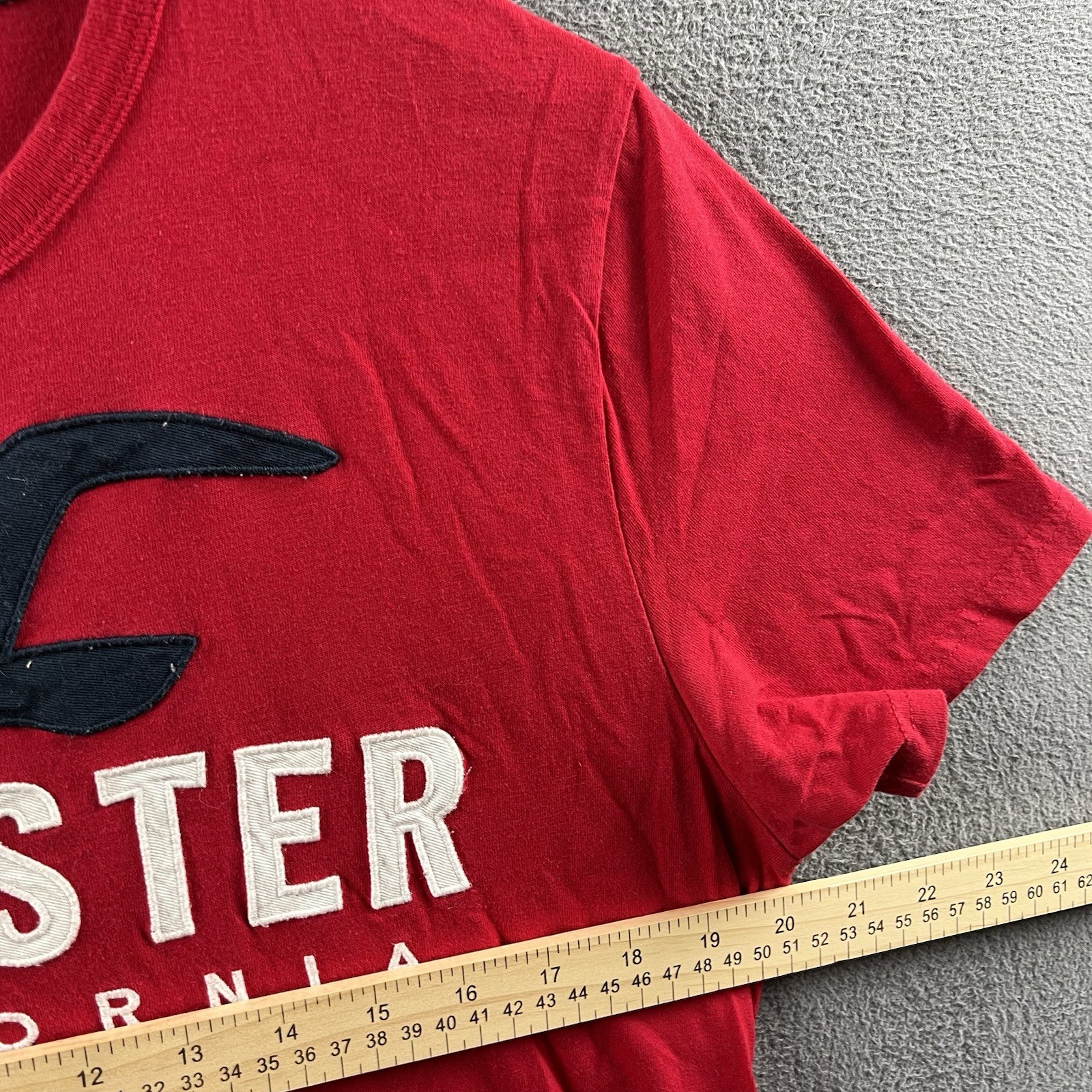Hollister Shirt Mens Medium Red Beach Surf Outdoor Y2K Preppy Embroidered Logo gallery