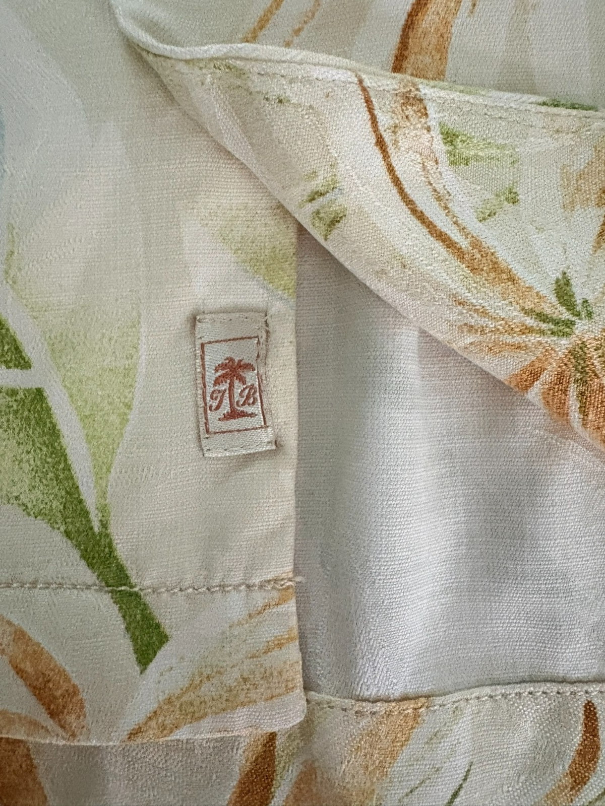 Tommy Bahama Men's 100% Silk Short Sleeve Hawaiian Shirt Relaxed Fit Tropical L gallery
