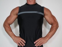 MEN’S THICK NYLON SLEEVELESS SHIRT SIZE MEDIUM