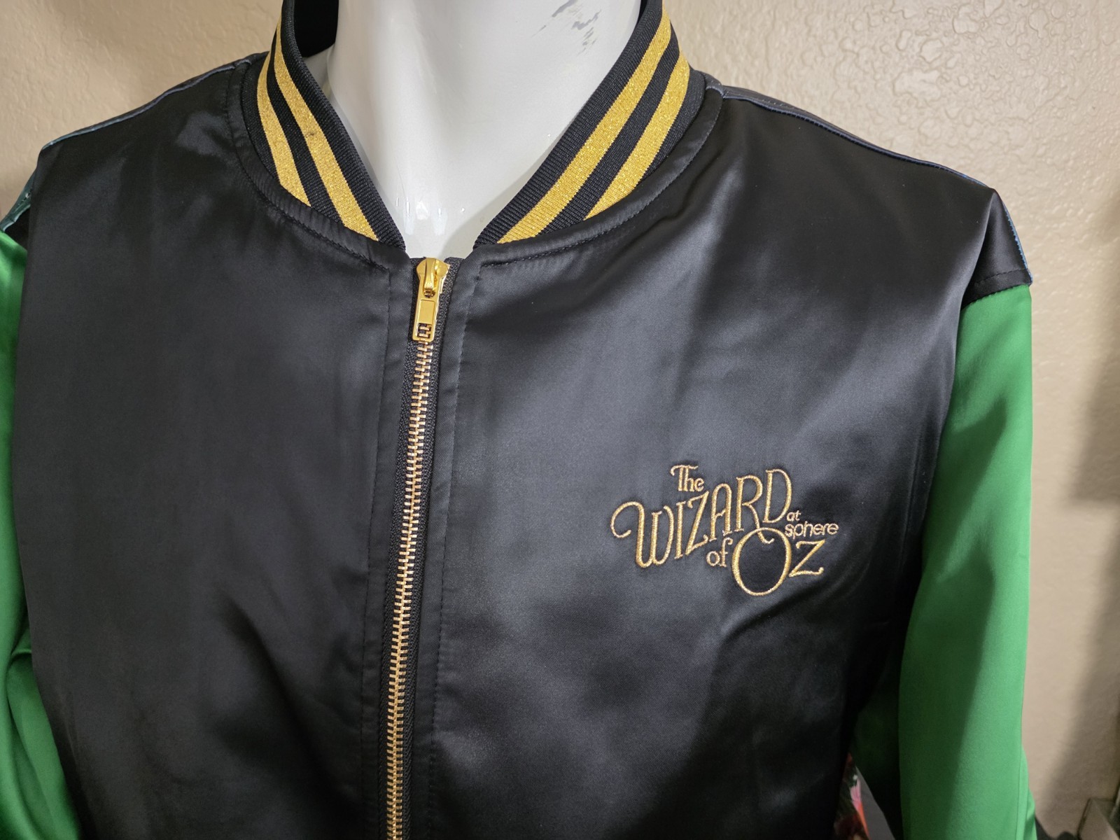 Wizard of Oz Sphere Las Vegas Dorothy Awakens Satin Bomber Jacket Size Large gallery