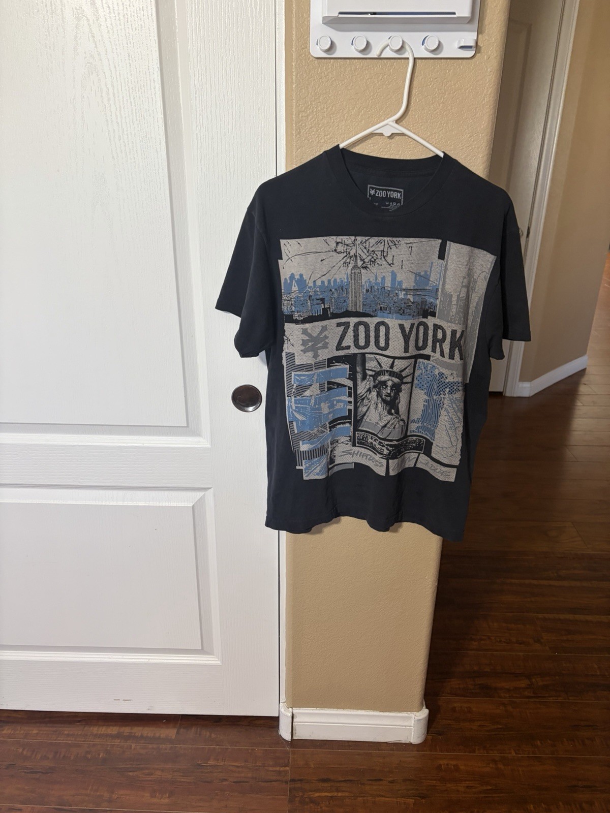 Mens LargeBlack Zoo York Of 90’s 2000’ Vintage. This Is A Ine Of Kind gallery