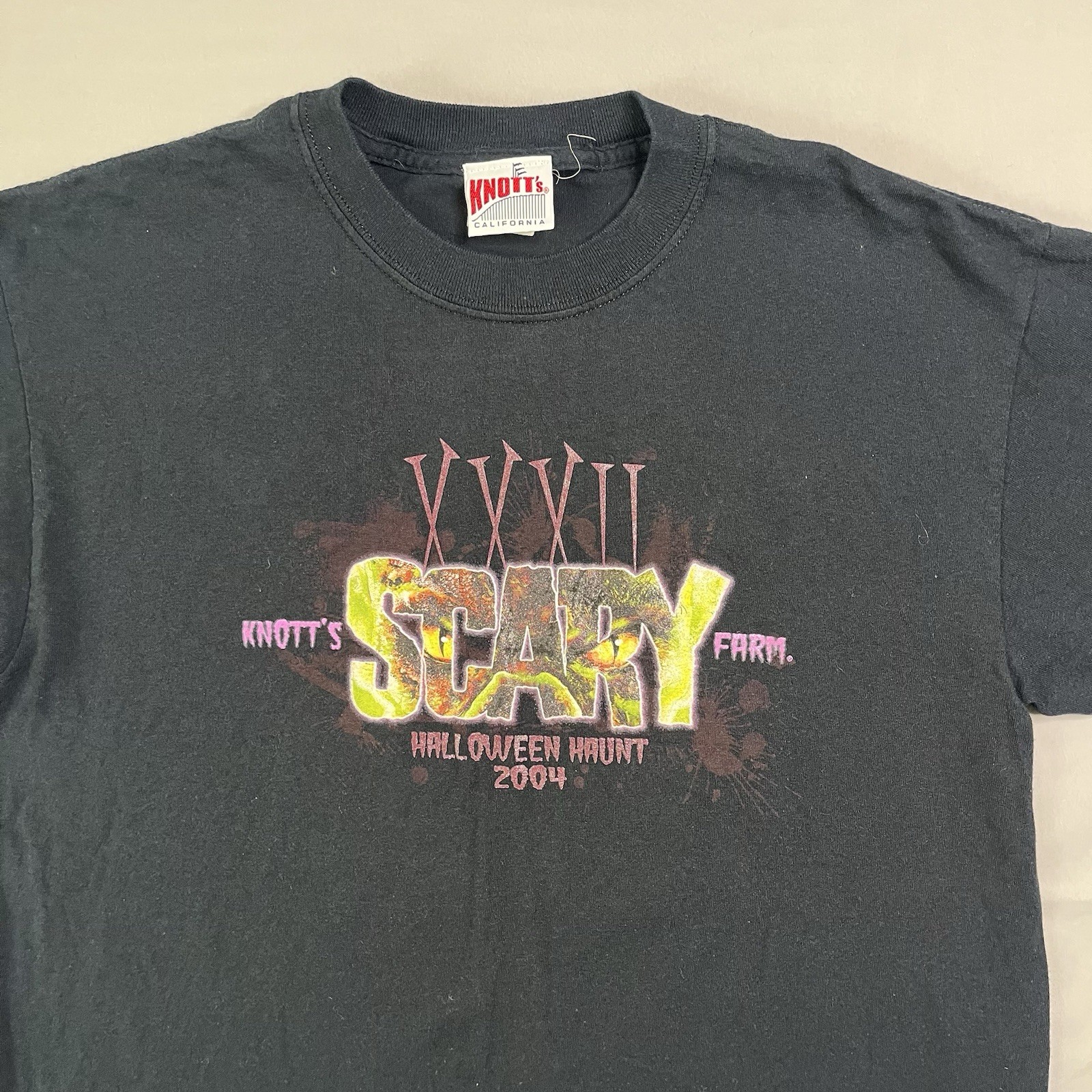 Vintage 2004 Knotts Scary Farm Shirt Mens Medium Black Graphic Zombie Halloween gallery