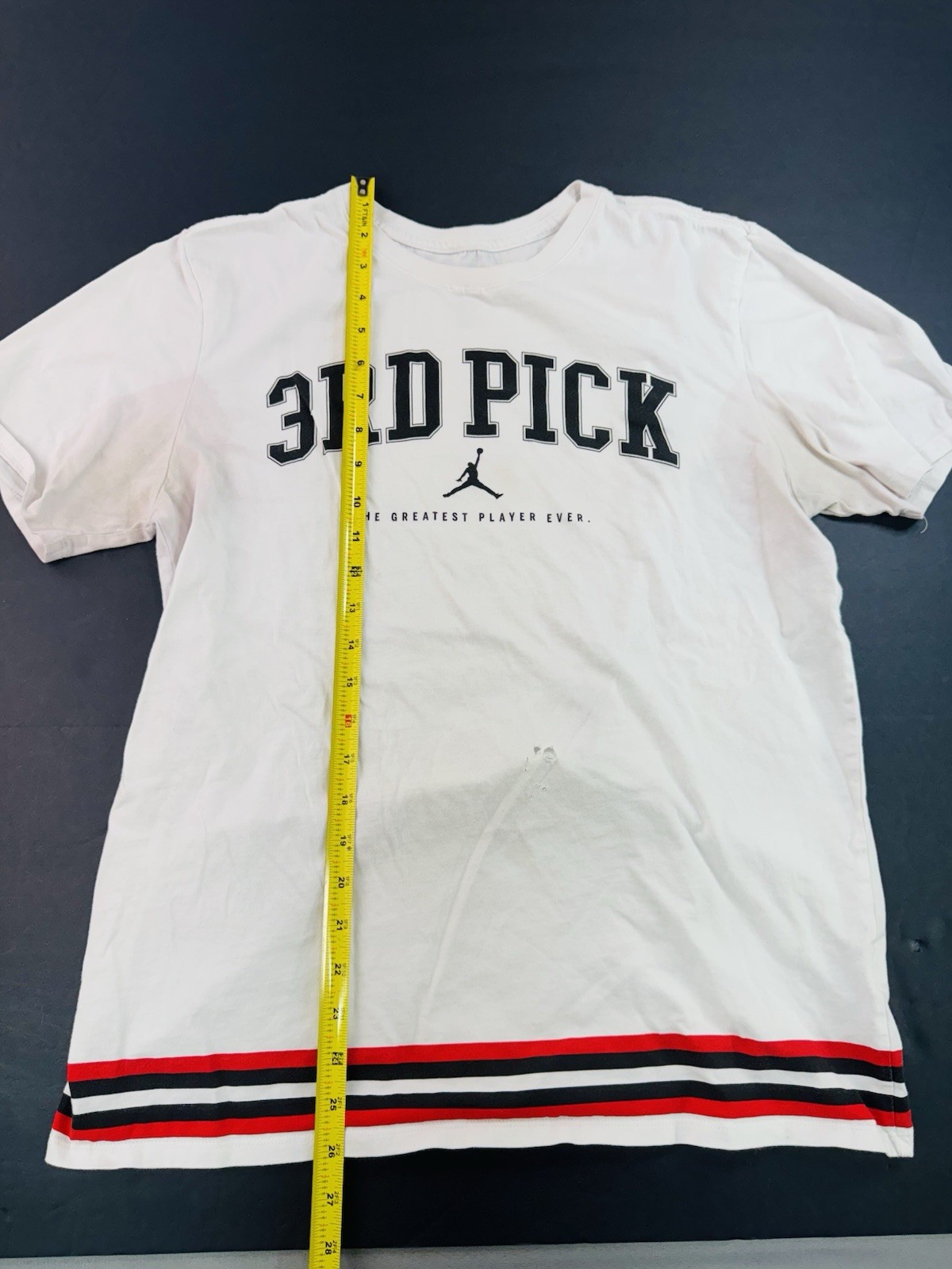 Nike Air Jordan T-Shirt Graphic Print Mens Size Large White Red 3rd Pick Hole gallery