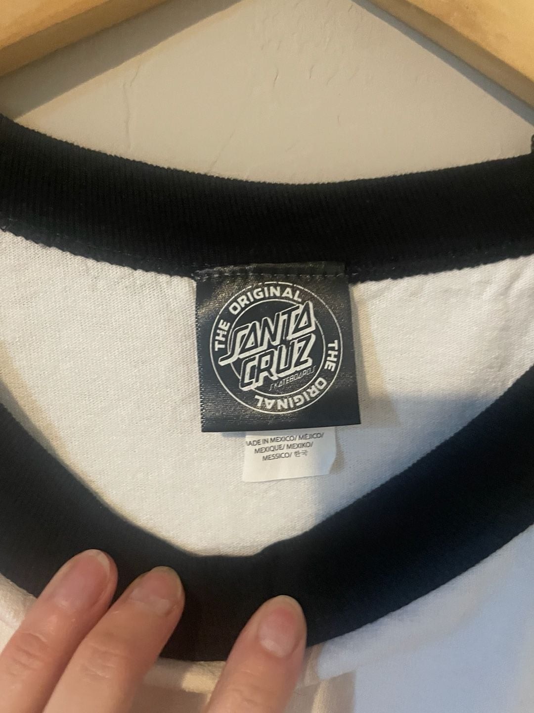 Santa Cruz Classic Dot Raglan 3/4 Sleeve Baseball T-Shirt gallery
