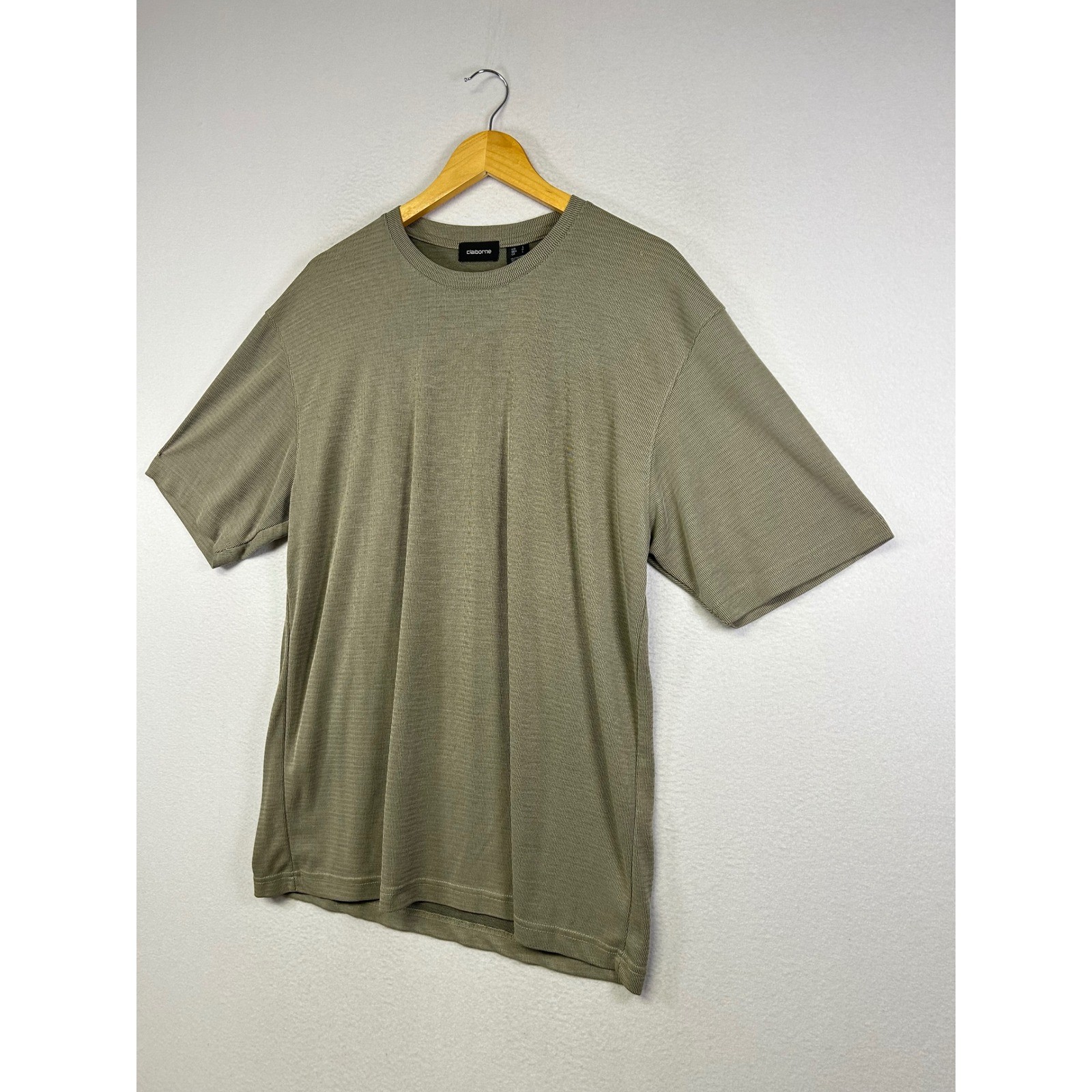 Minimalist Claiborne Mens Large Olive Green Textured Ribbed Modal Blend Tee gallery