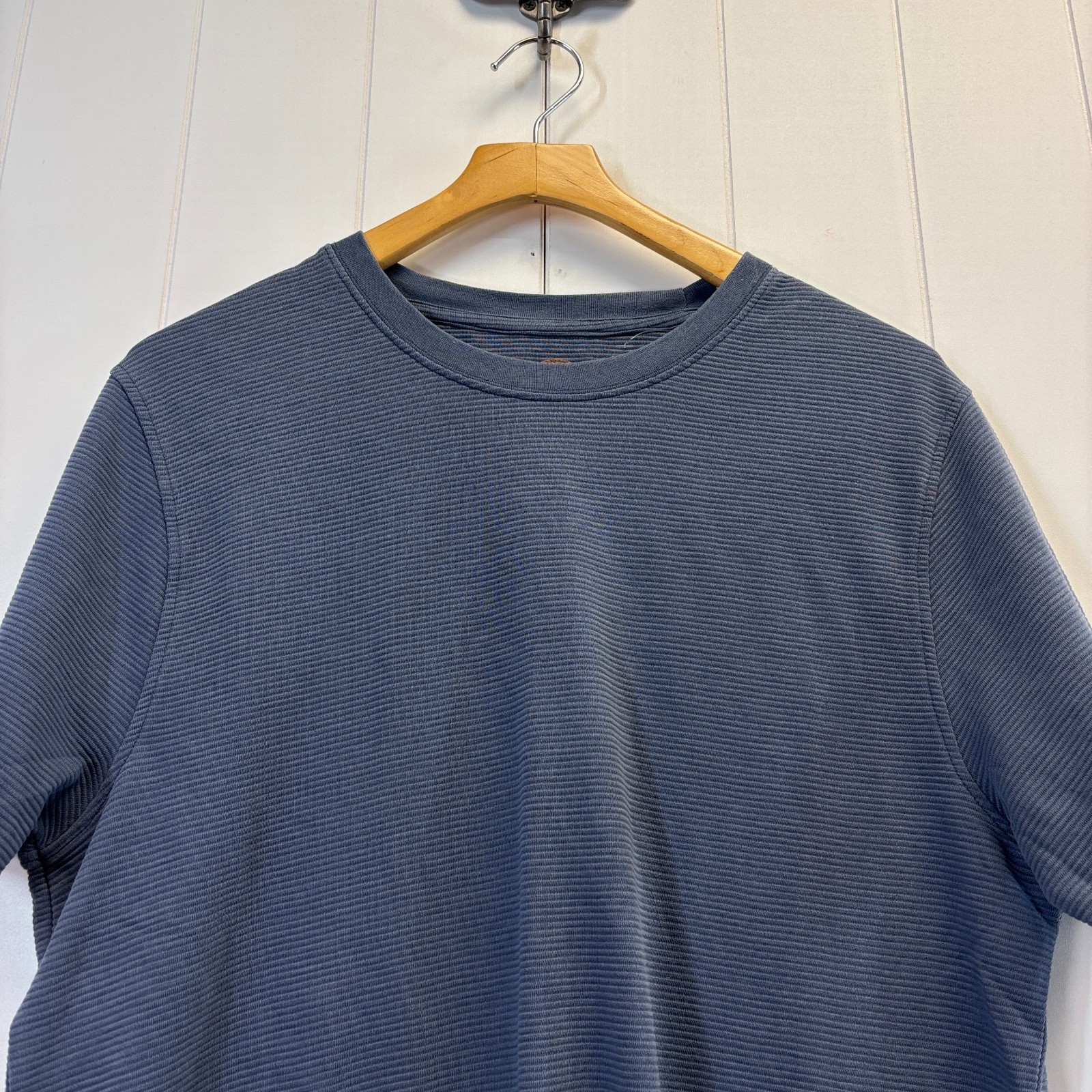 Common People Mens Minimalist Ottoman Textured T-Shirt Size M Closet Staple NWT gallery