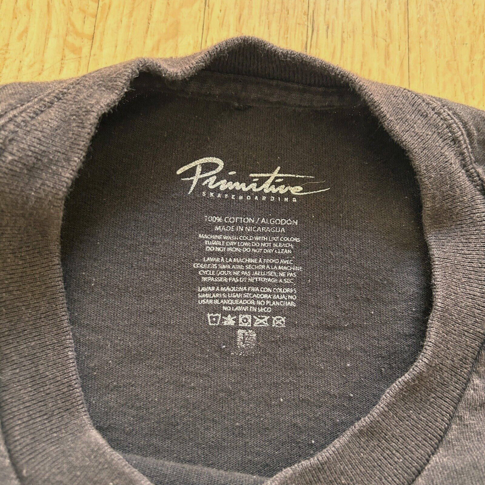 Primitive T-Shirt Collegiate Drip Size Large Black Rainbow Paint gallery