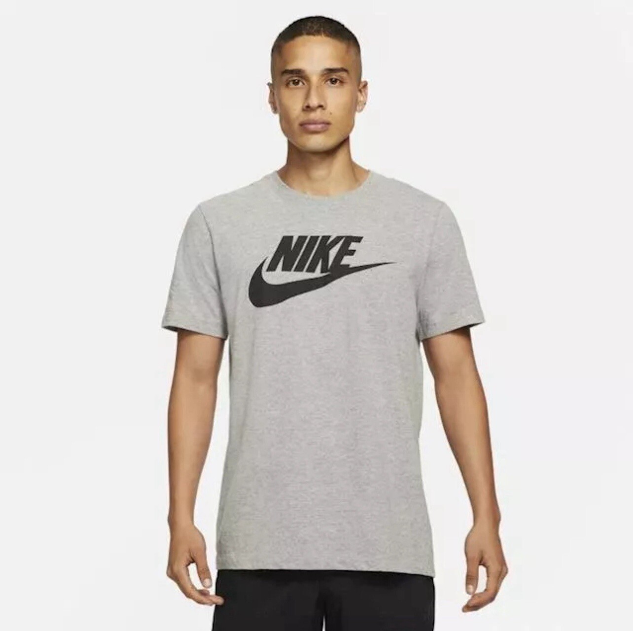 Nike Men's Athletic Wear Short Sleeve Logo Swoosh T-Shirt Size M gallery