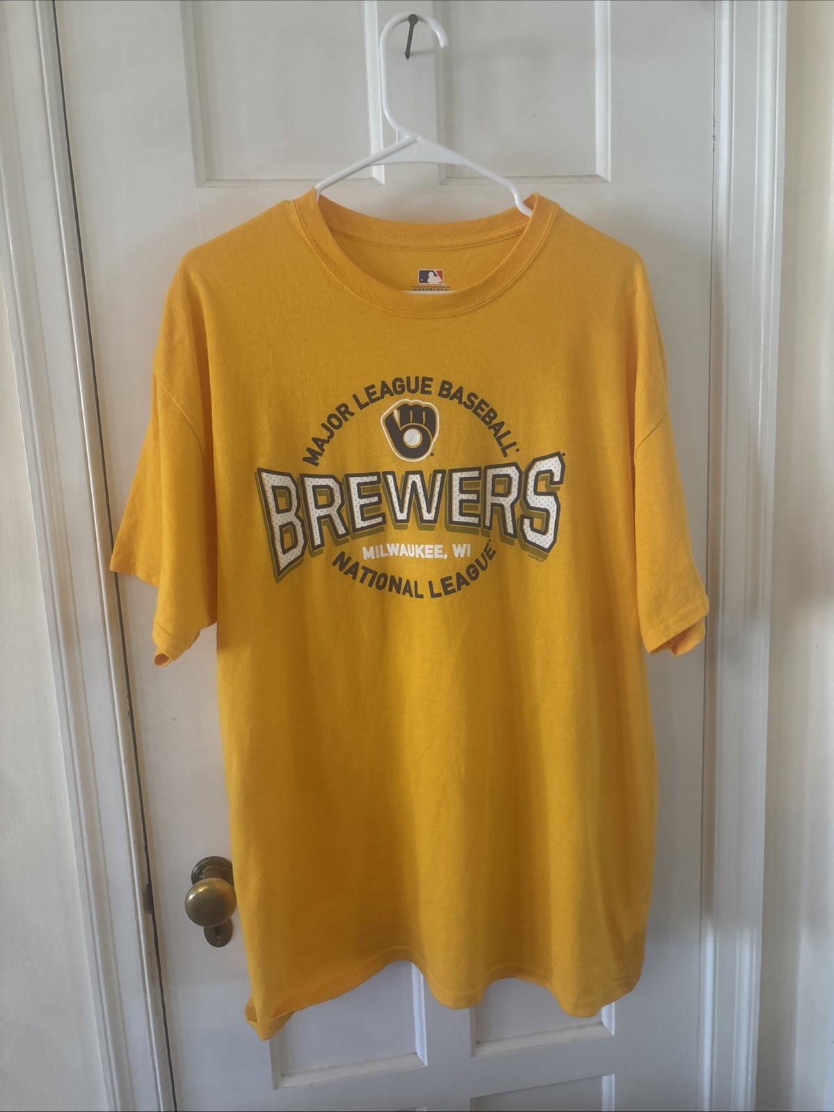 MLB Milwaukee Brewers Men’s XL Yellow Logo National league T Shirt Cotton