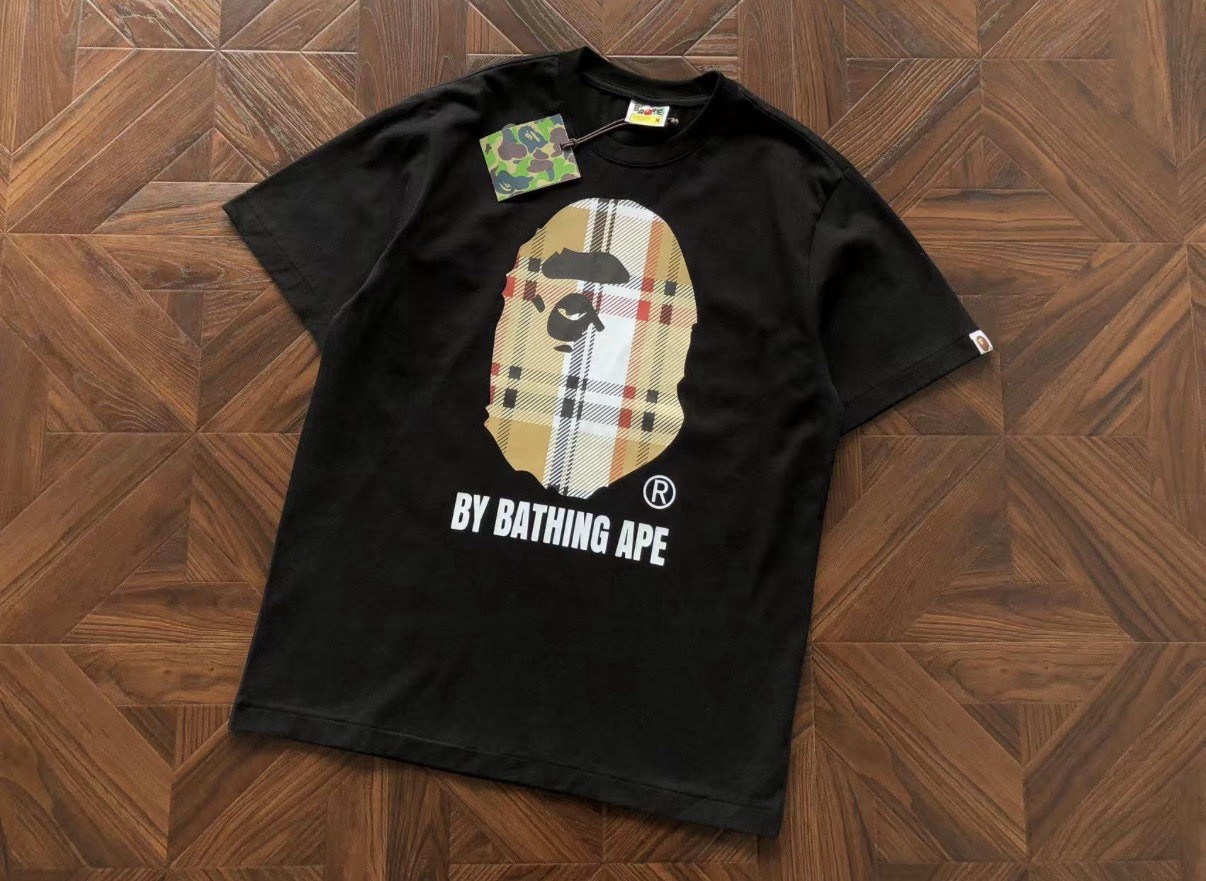 A Bathing Ape Mens Black Logo Graphic Crewneck T-Shirt gallery