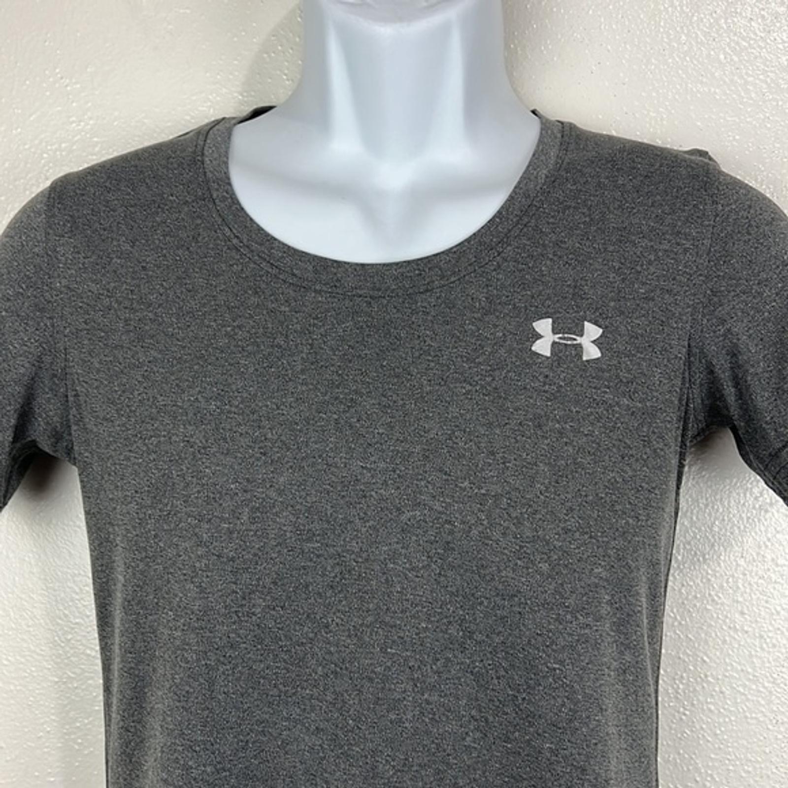 Under Armour Shirt Men Small Grey Semi Fitted Heat Gear Short Sleeve Activewear gallery